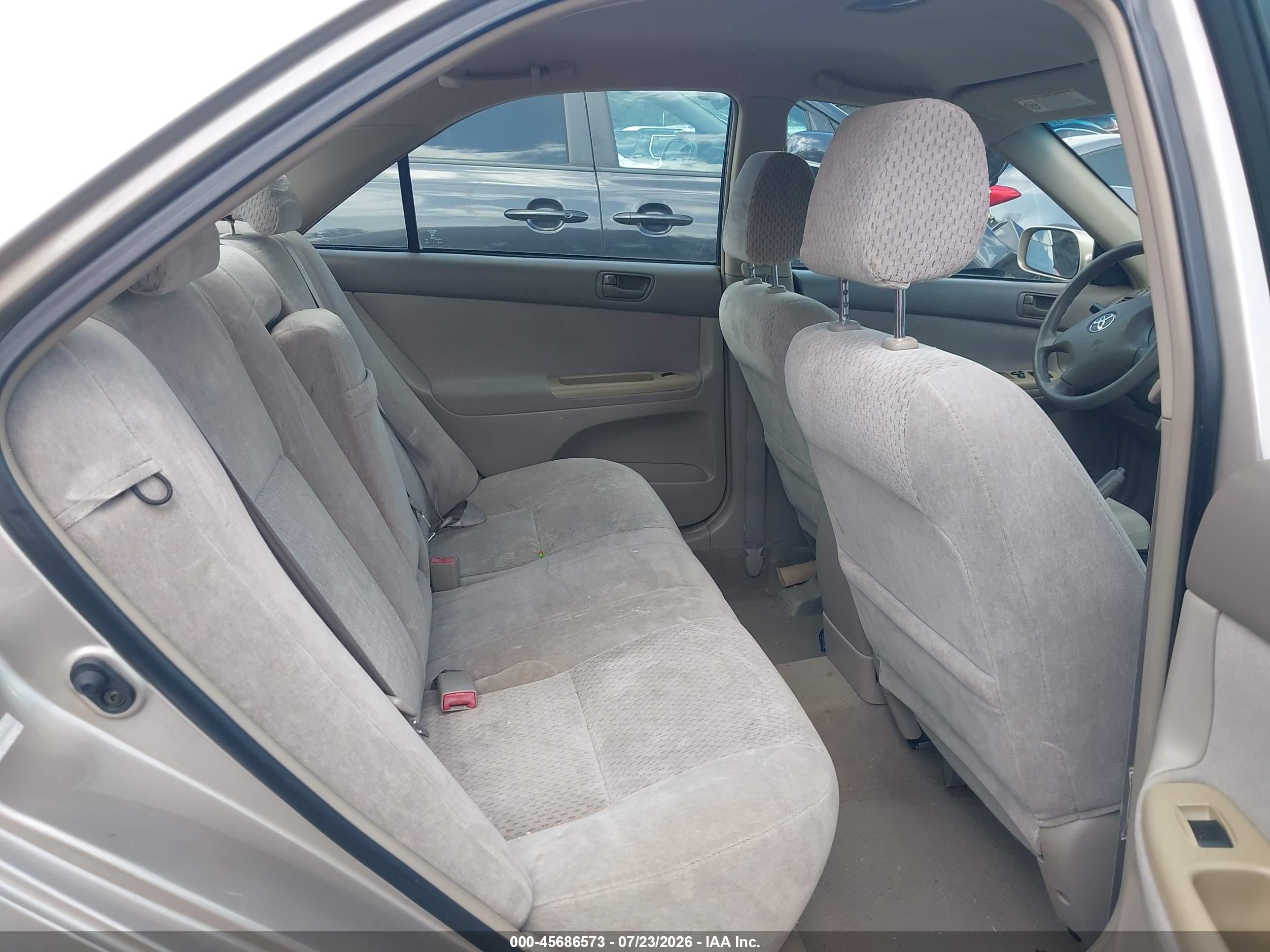 2003 Toyota Camry Le Tan vin: 4T1BE32K33U194512