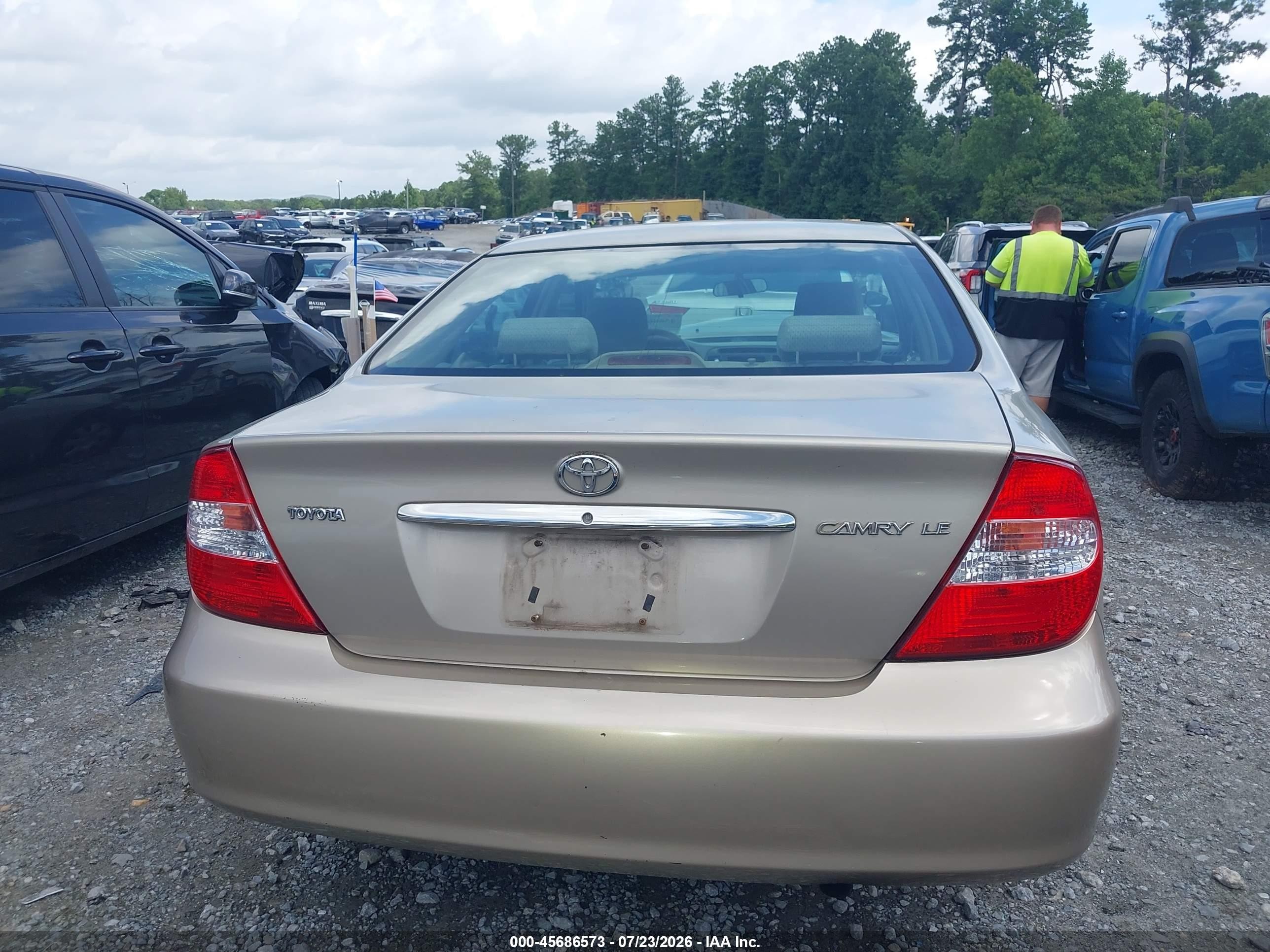 2003 Toyota Camry Le Tan vin: 4T1BE32K33U194512