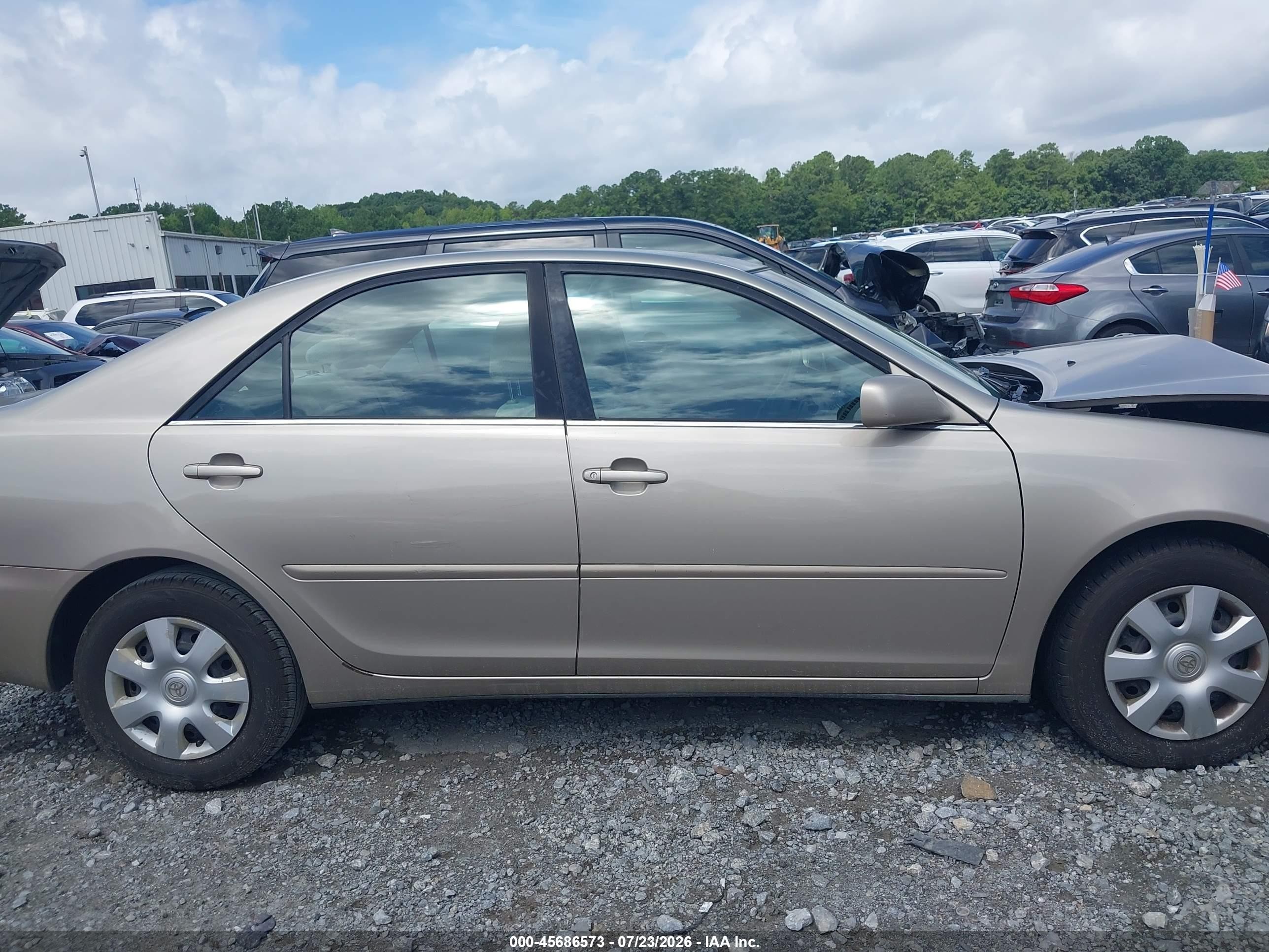 2003 Toyota Camry Le Tan vin: 4T1BE32K33U194512