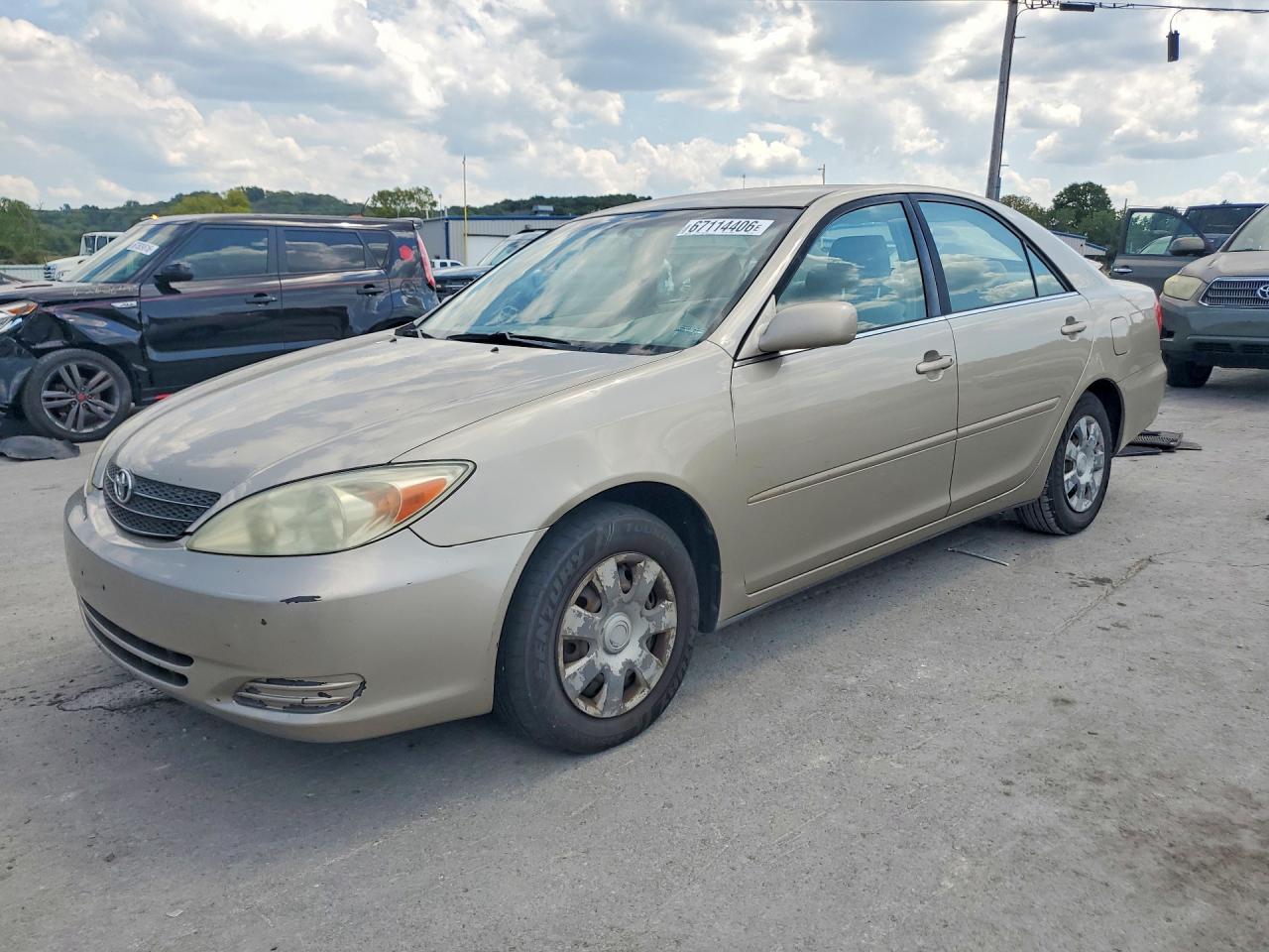 2002 Toyota Camry Le Beige vin: 4T1BE32K33U214323