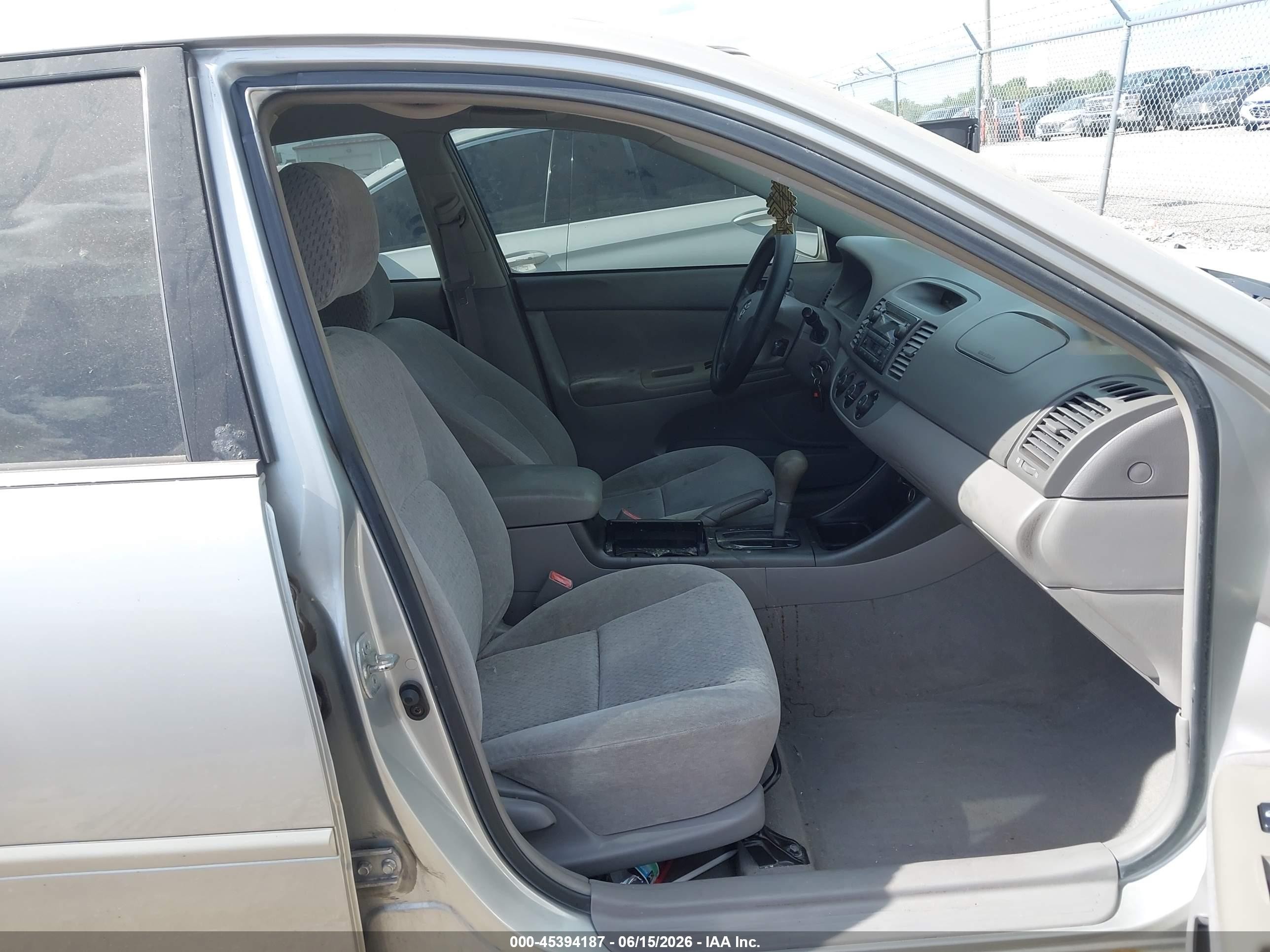 2003 Toyota Camry Le Gray vin: 4T1BE32K33U697019