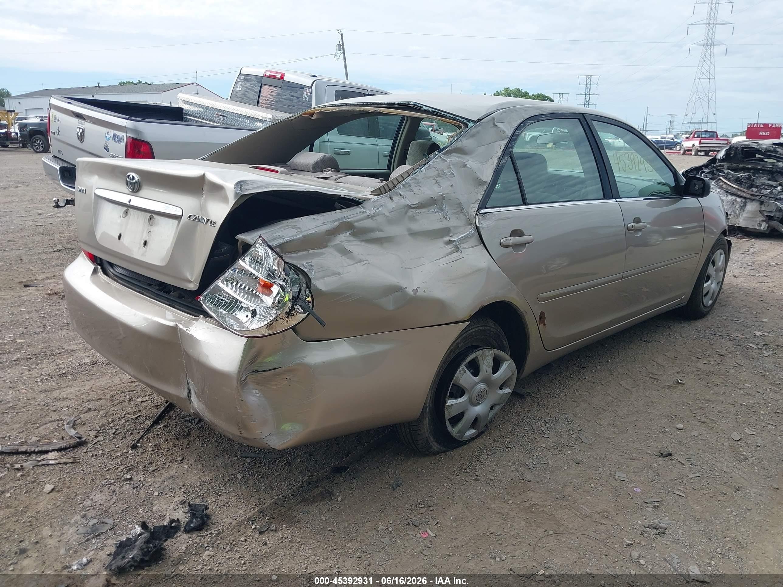 2003 Toyota Camry Le Beige vin: 4T1BE32K33U699515
