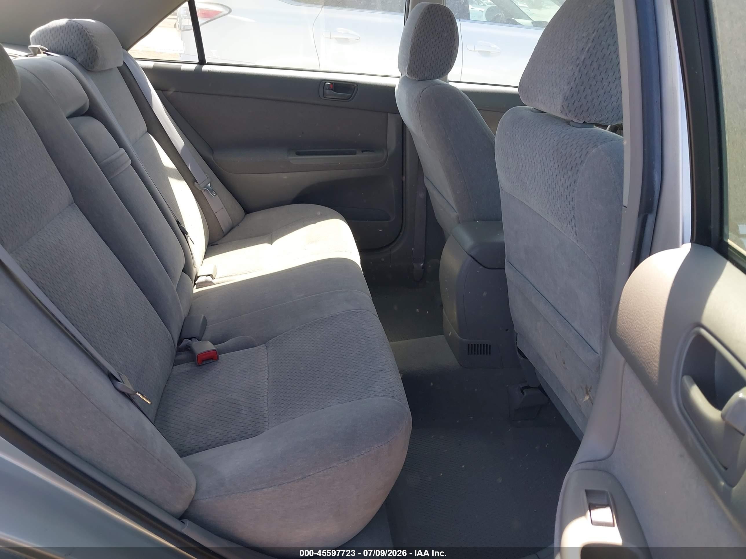 2003 Toyota Camry Le Silver vin: 4T1BE32K33U741990