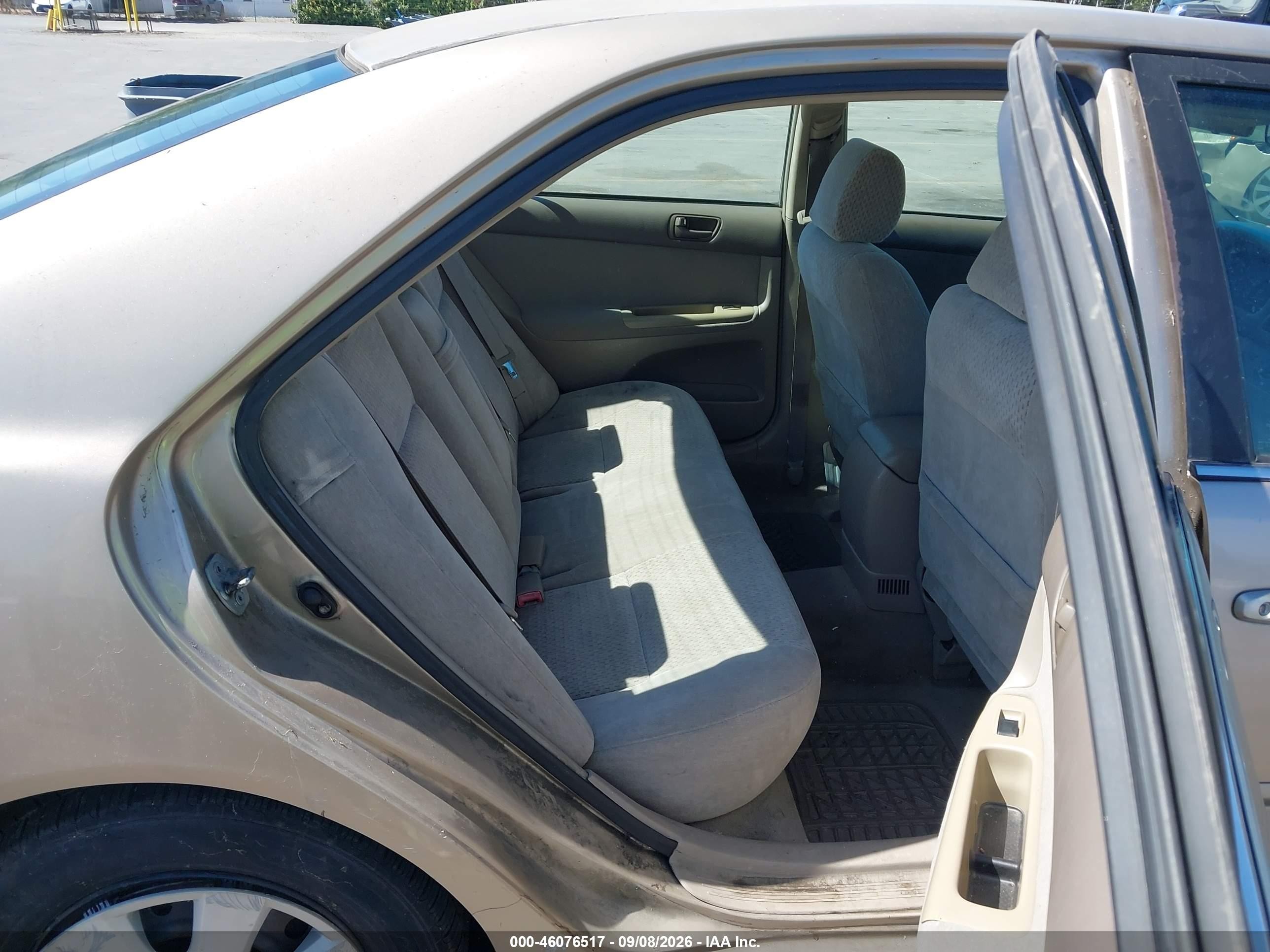 2003 Toyota Camry Le Tan vin: 4T1BE32K33U743951