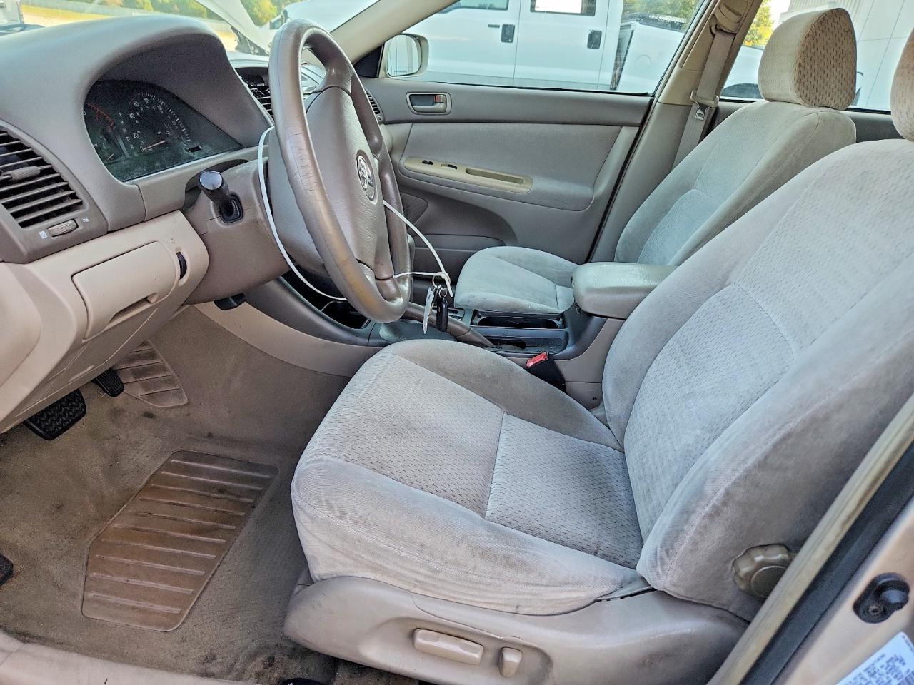 2003 Toyota Camry Le Gold vin: 4T1BE32K33U776027