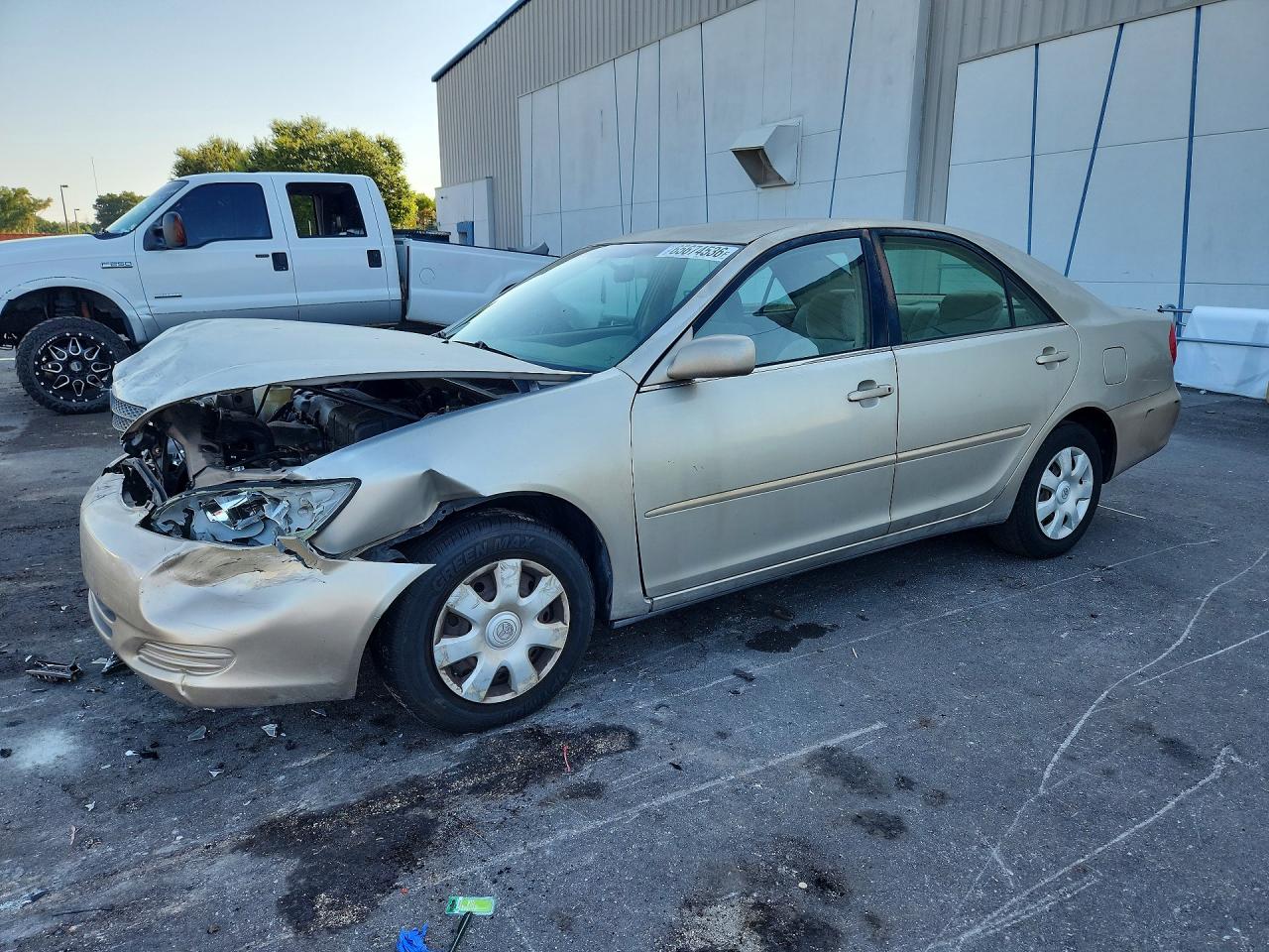 2003 Toyota Camry Le Gold vin: 4T1BE32K33U776027