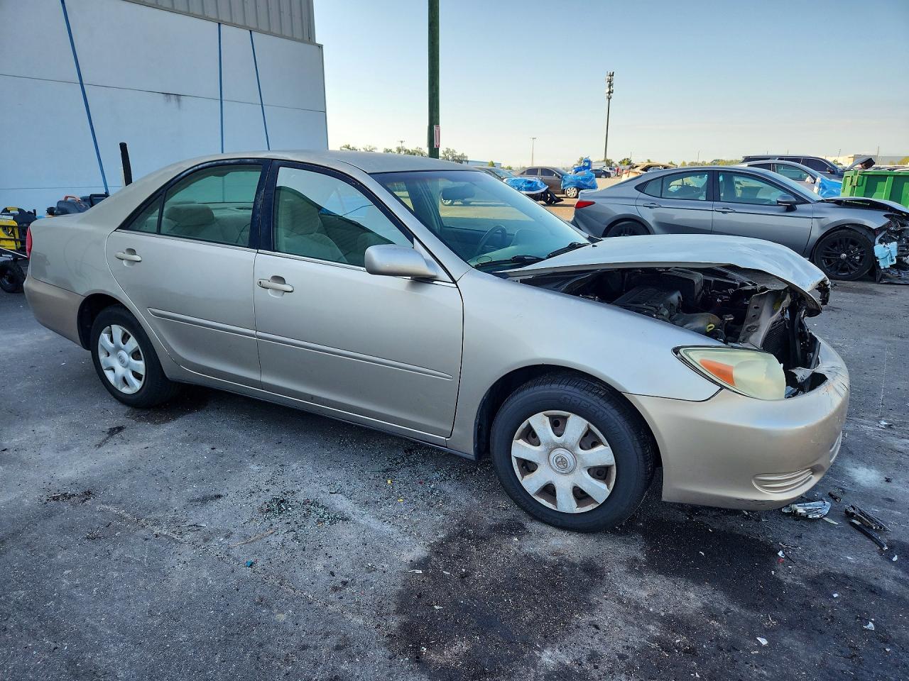 2003 Toyota Camry Le Gold vin: 4T1BE32K33U776027