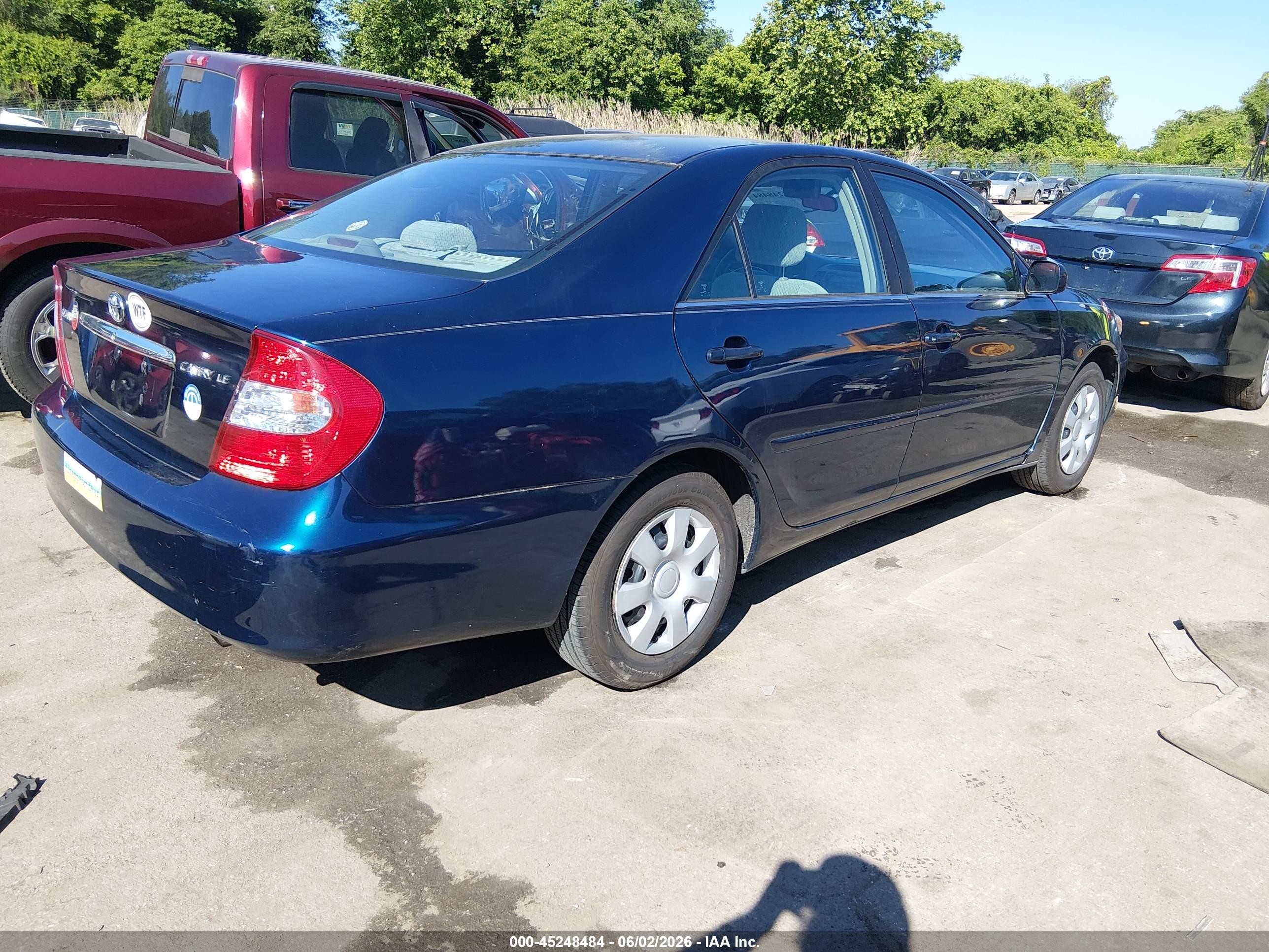 2004 Toyota Camry Le Blue vin: 4T1BE32K34U266553