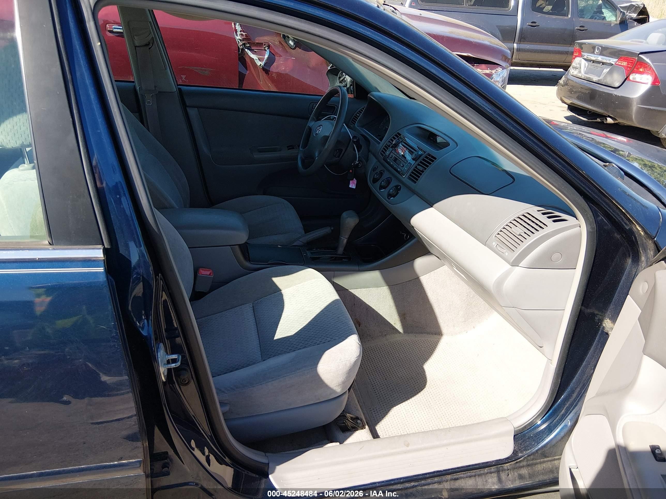 2004 Toyota Camry Le Blue vin: 4T1BE32K34U266553