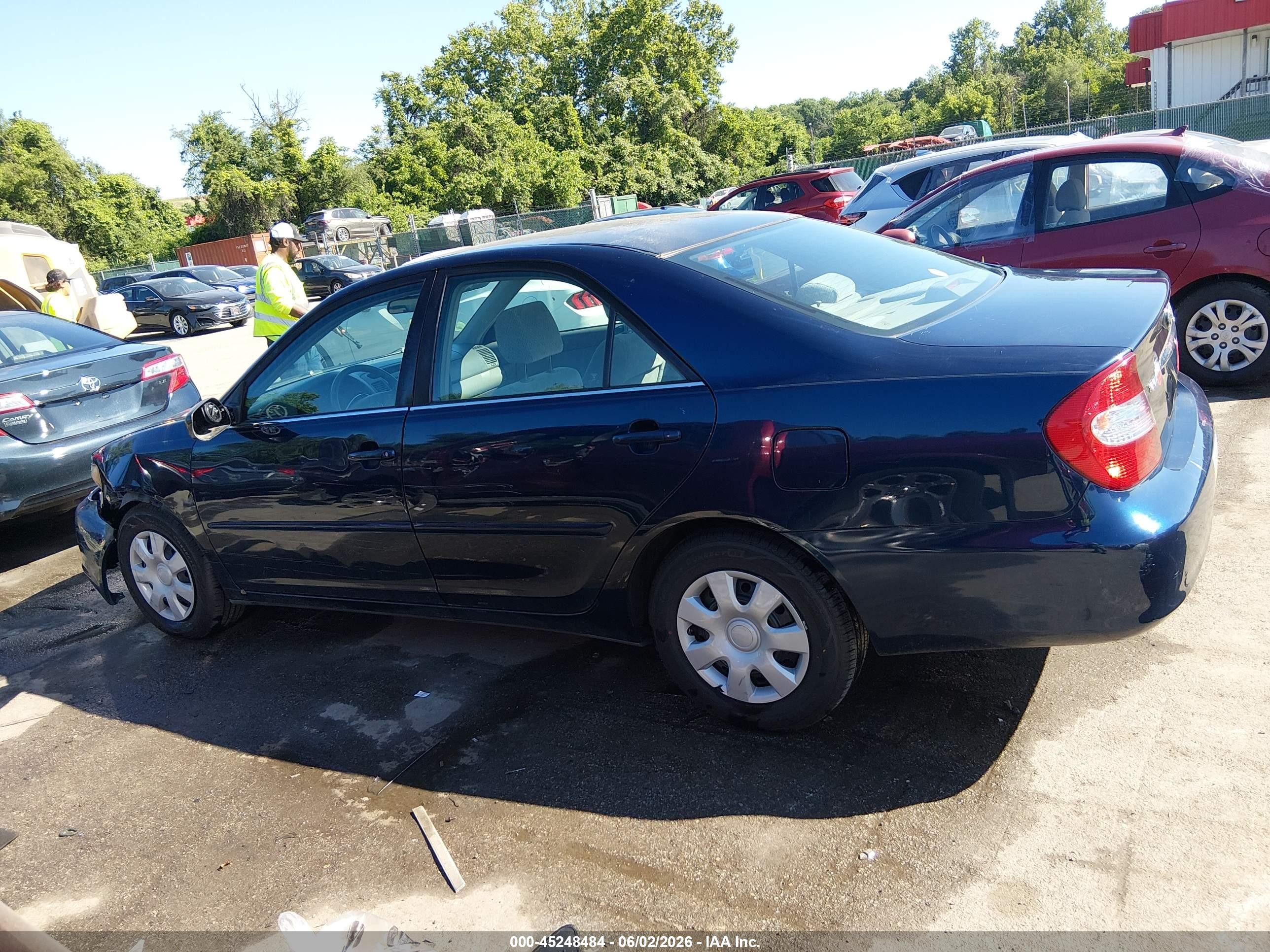 2004 Toyota Camry Le Blue vin: 4T1BE32K34U266553