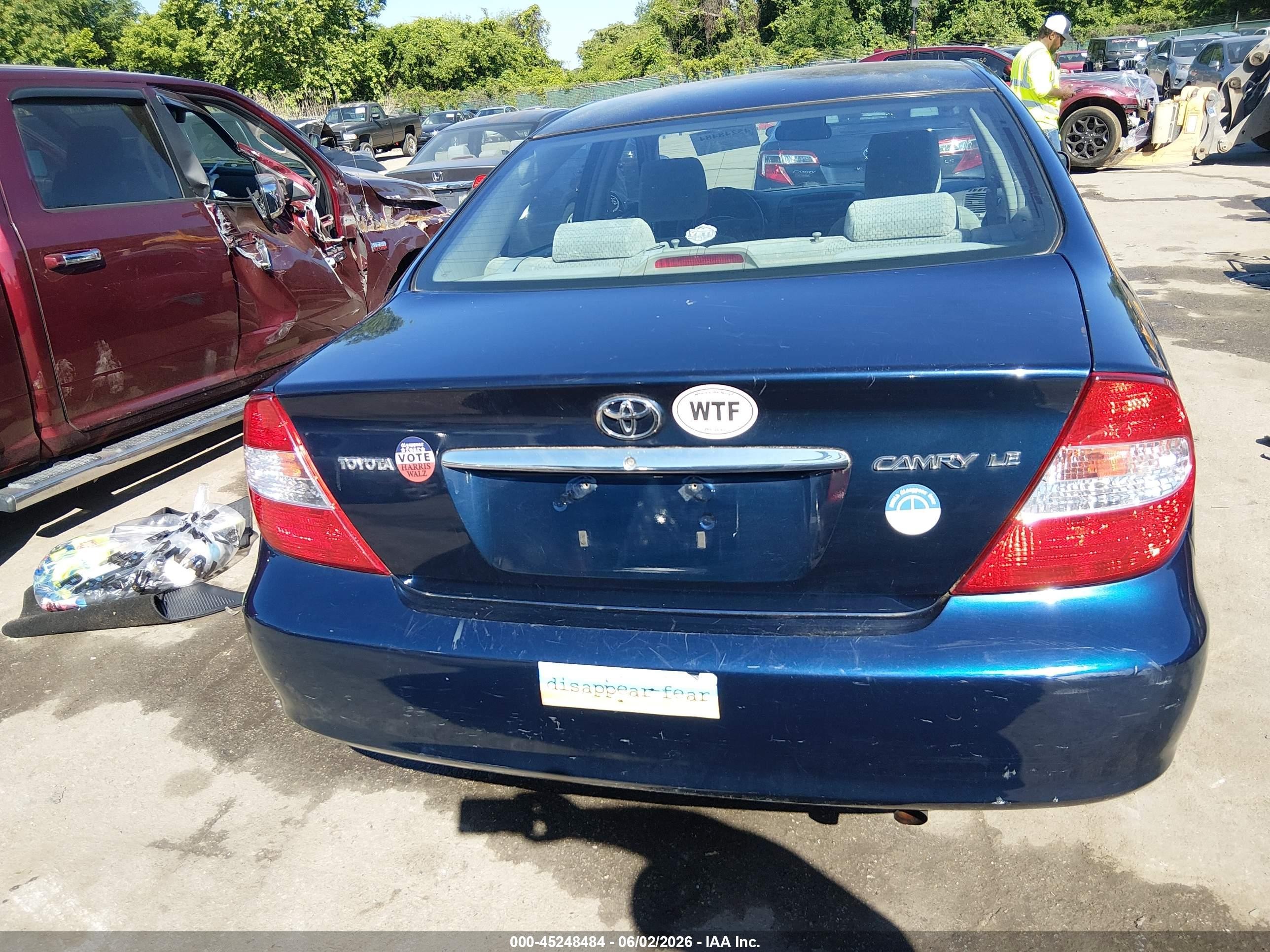2004 Toyota Camry Le Blue vin: 4T1BE32K34U266553