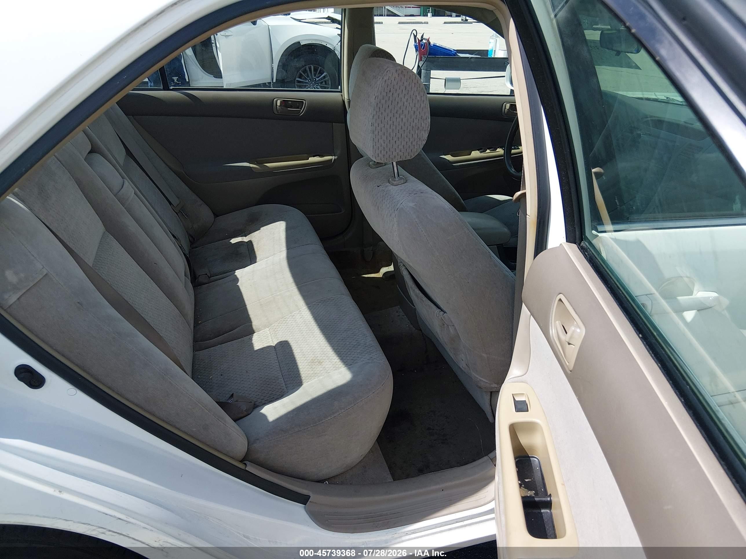 2004 Toyota Camry Le White vin: 4T1BE32K34U288780