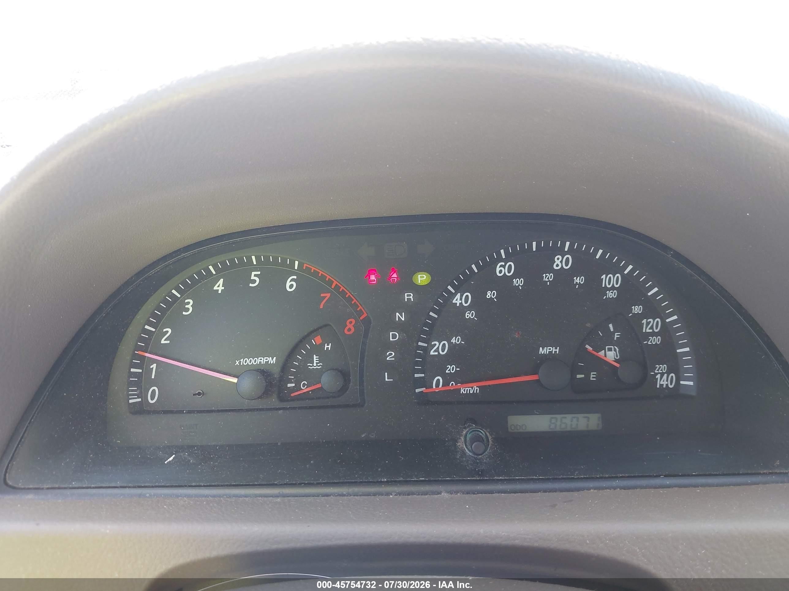 2004 Toyota Camry Le Red vin: 4T1BE32K34U316013