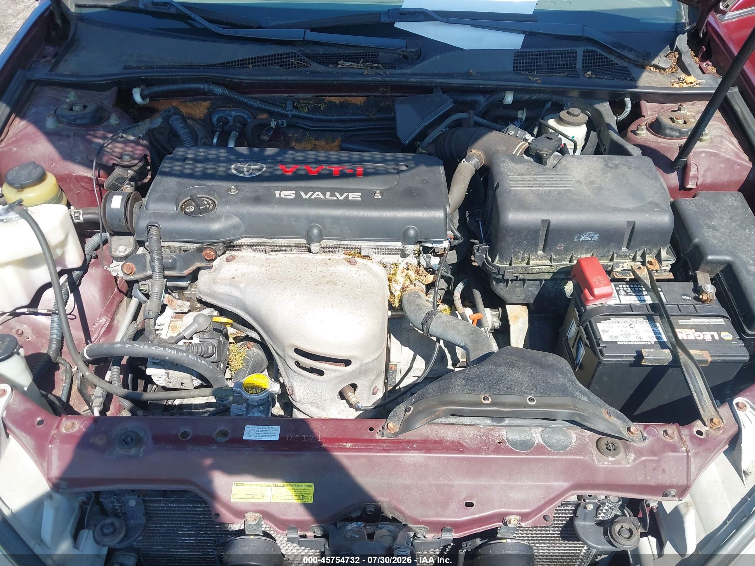 2004 Toyota Camry Le Red vin: 4T1BE32K34U316013
