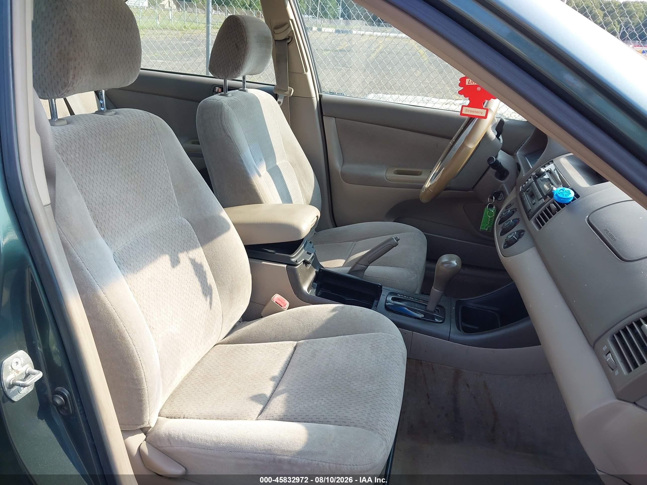 2004 Toyota Camry Le Green vin: 4T1BE32K34U324659
