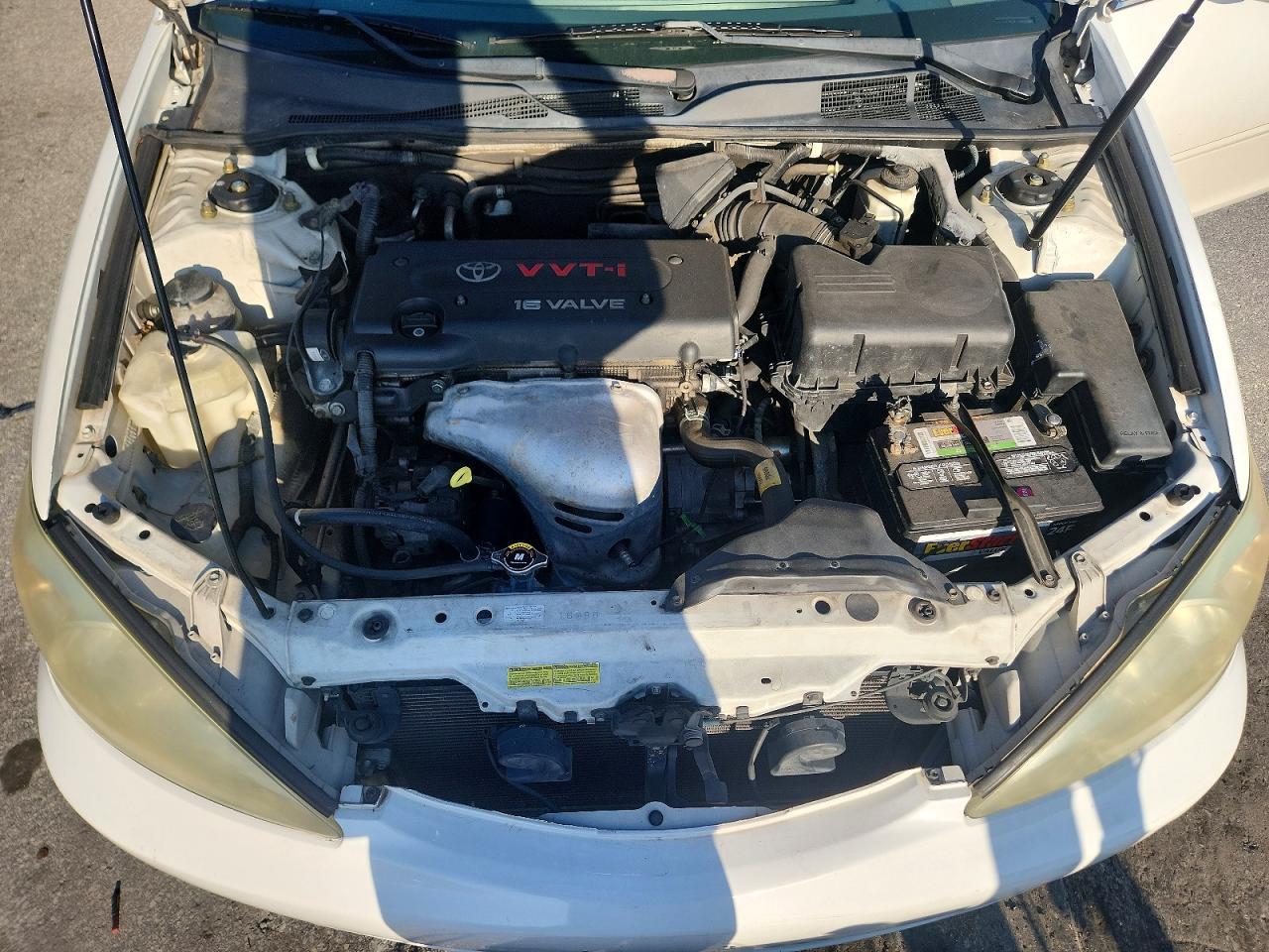 2004 Toyota Camry Le White vin: 4T1BE32K34U327819
