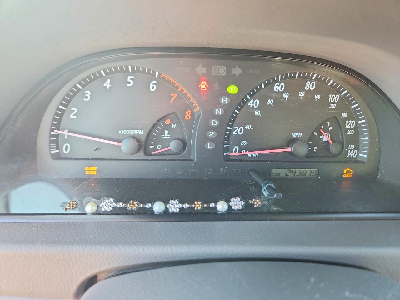 2004 Toyota Camry Le White vin: 4T1BE32K34U327819