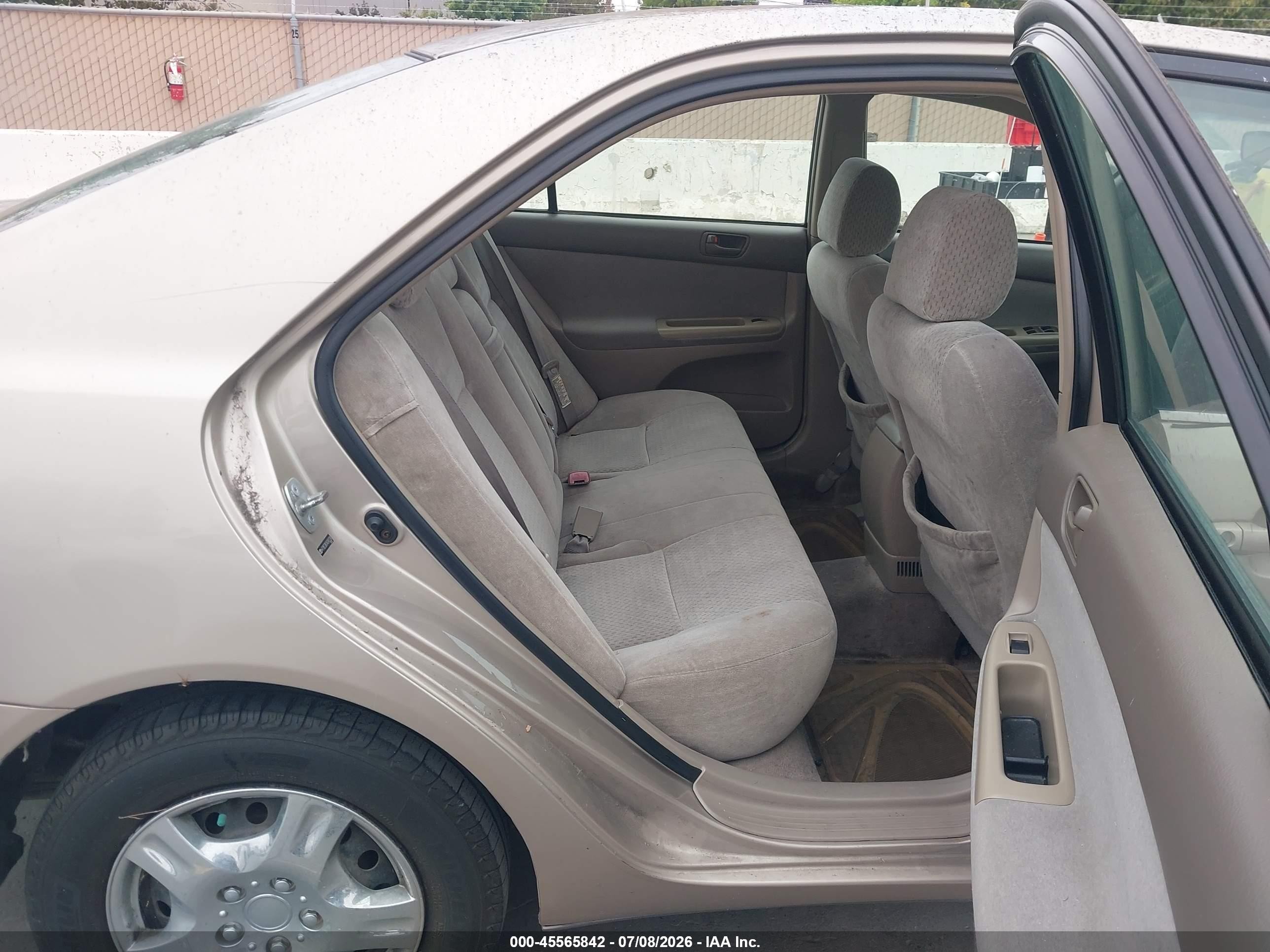 2004 Toyota Camry Le Brown vin: 4T1BE32K34U345138