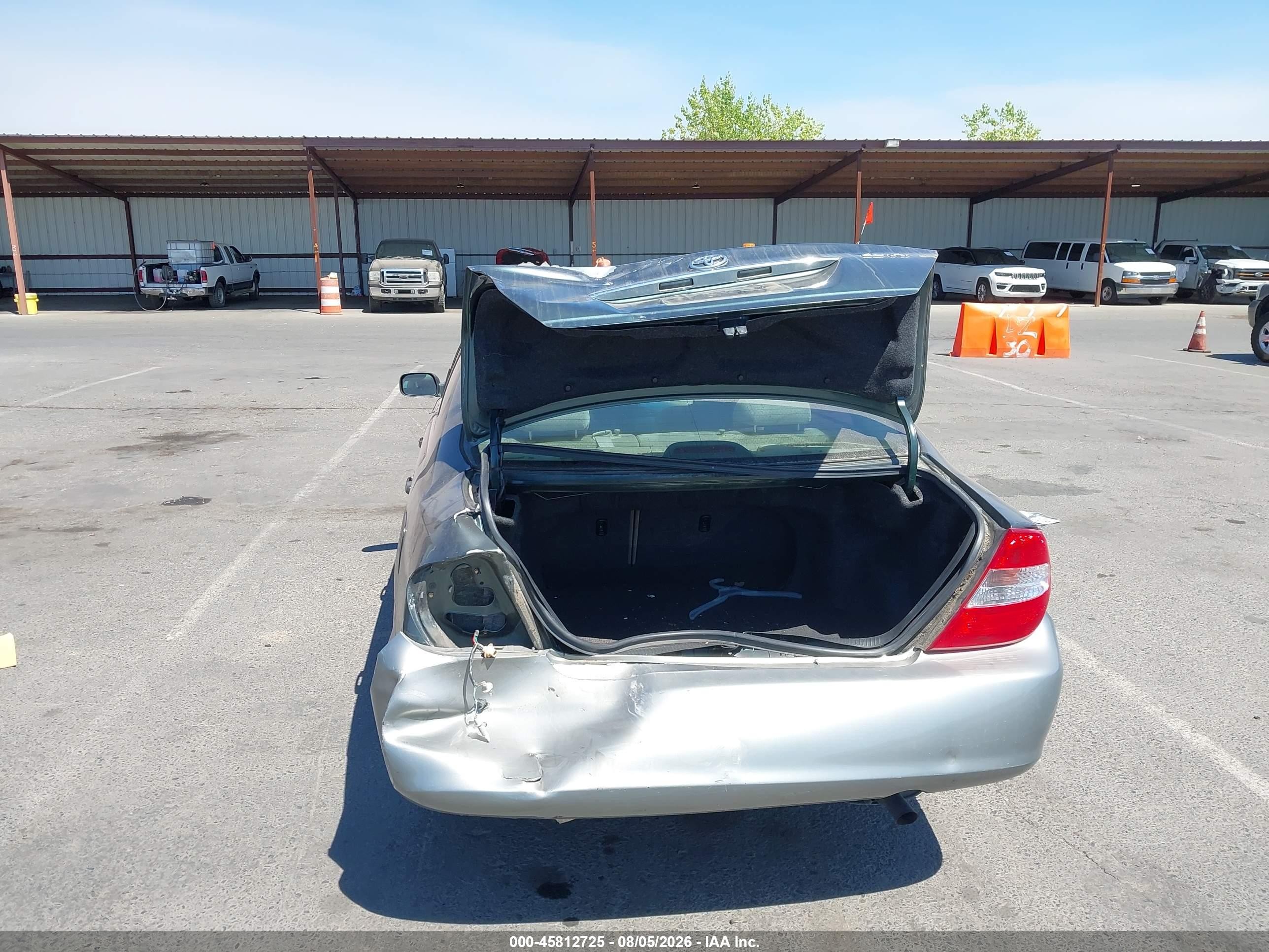 2004 Toyota Camry Le Gray vin: 4T1BE32K34U358603