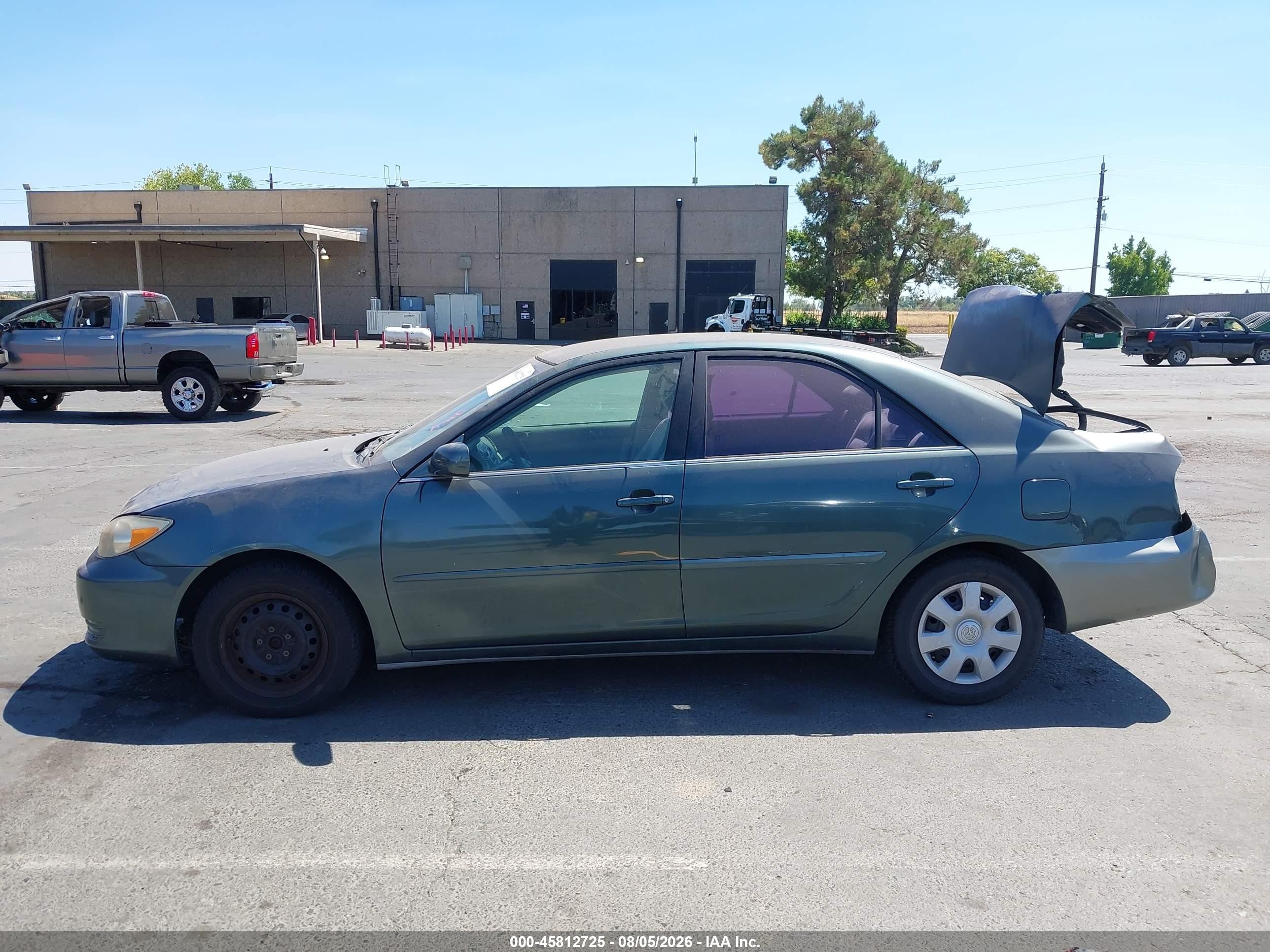 2004 Toyota Camry Le Gray vin: 4T1BE32K34U358603
