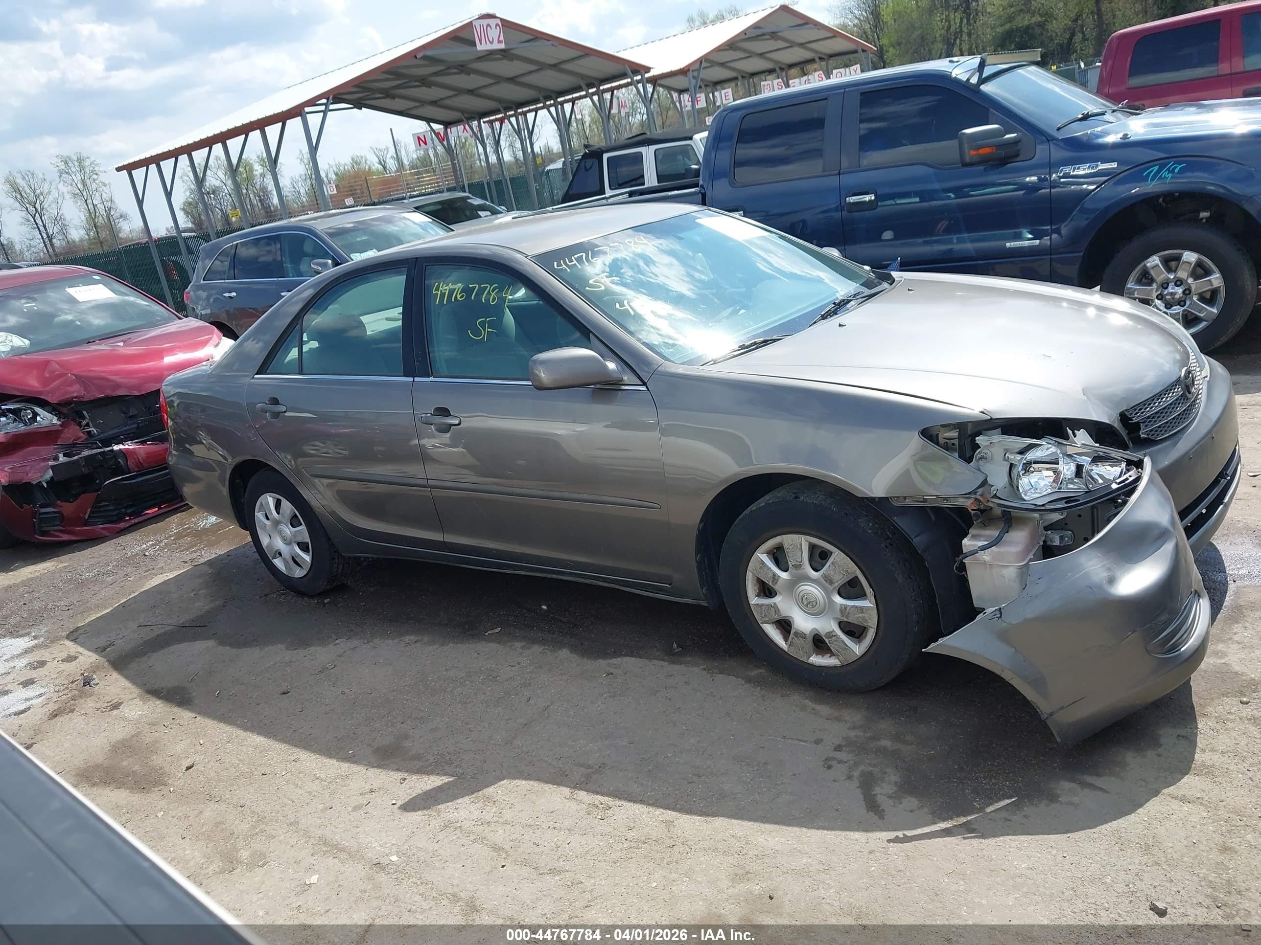2004 Toyota Camry Le Gray vin: 4T1BE32K34U803728
