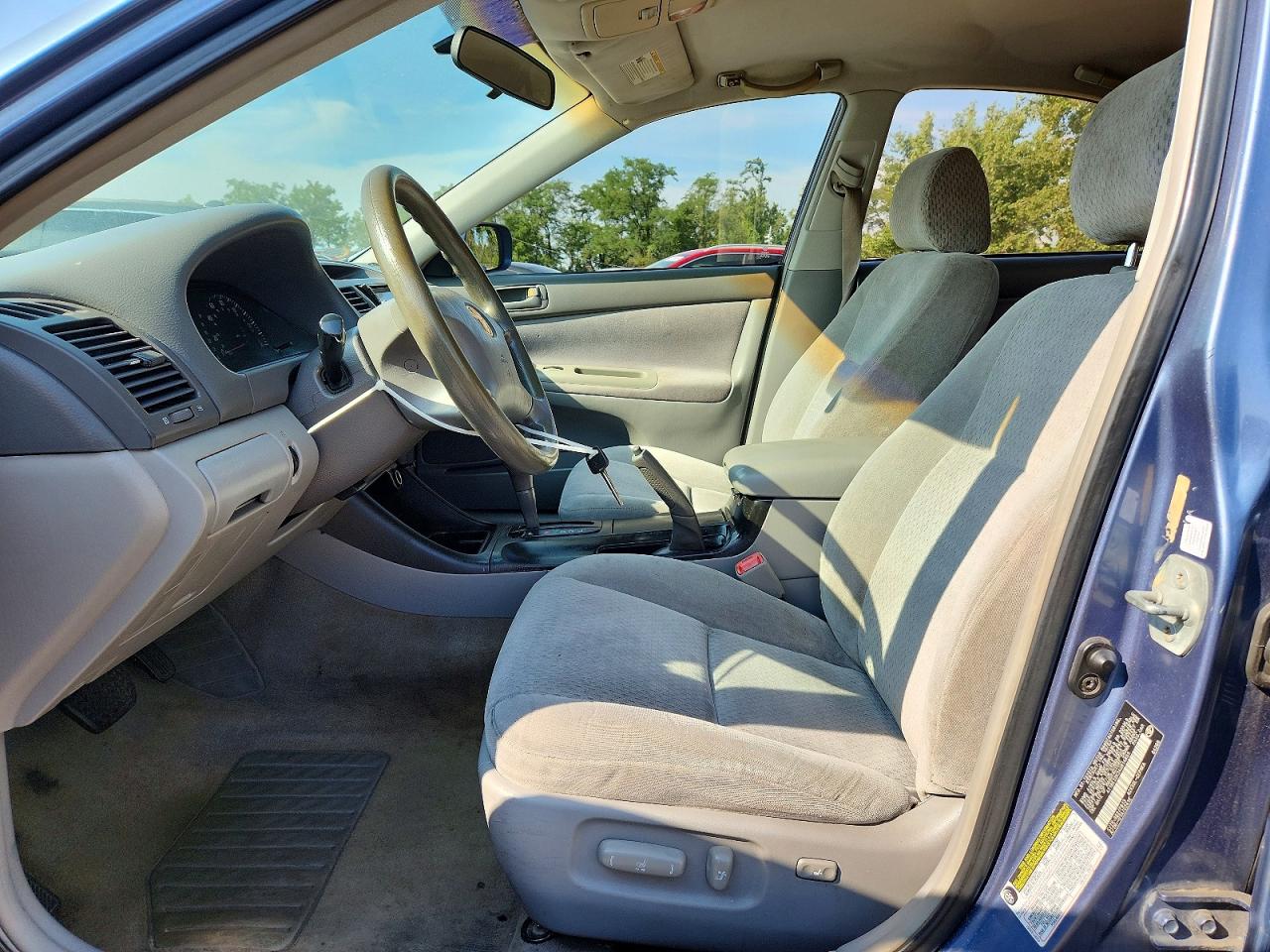 2004 Toyota Camry Le Blue vin: 4T1BE32K34U814891