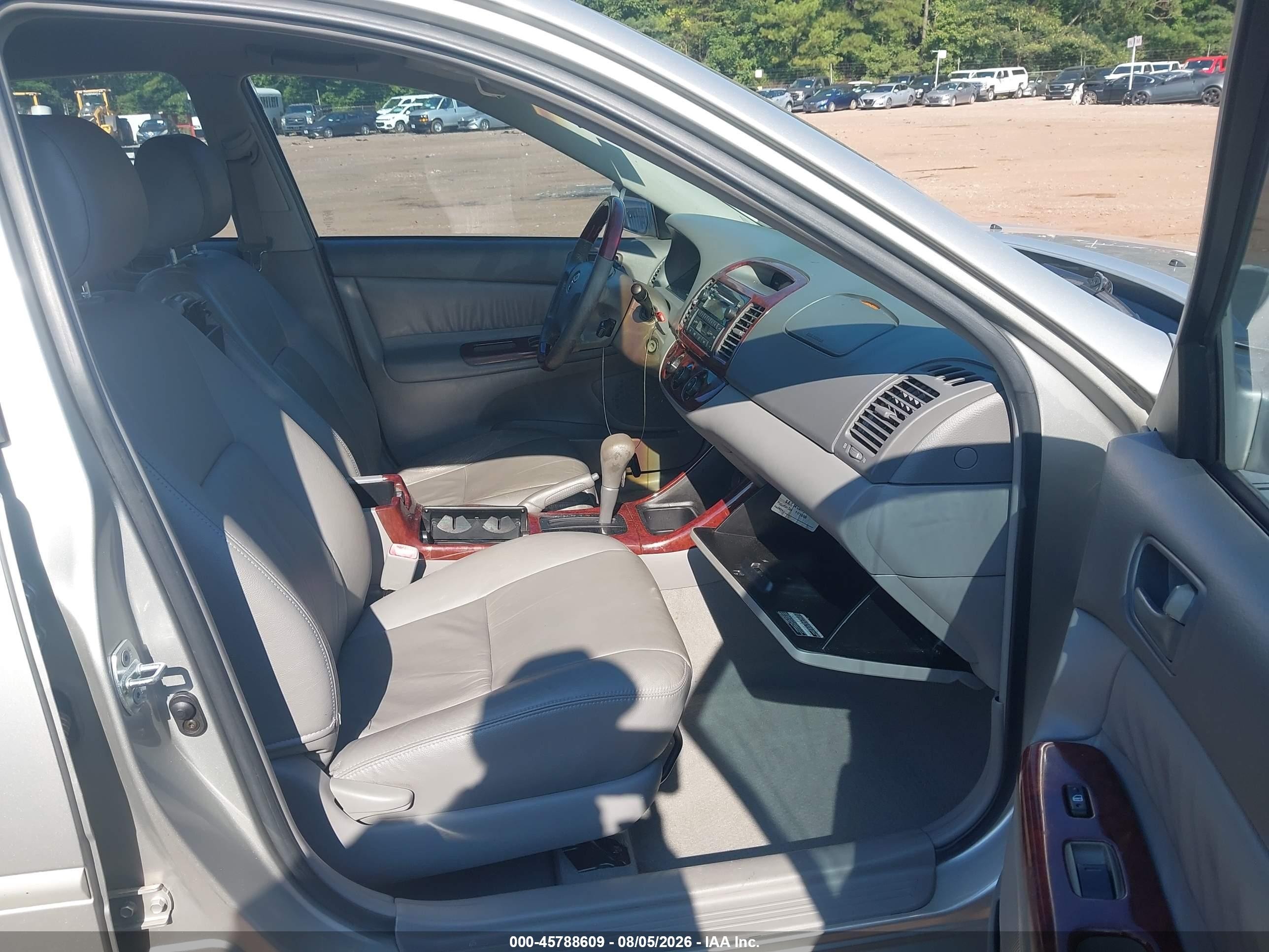 2004 Toyota Camry Le Серебряный vin: 4T1BE32K34U824742