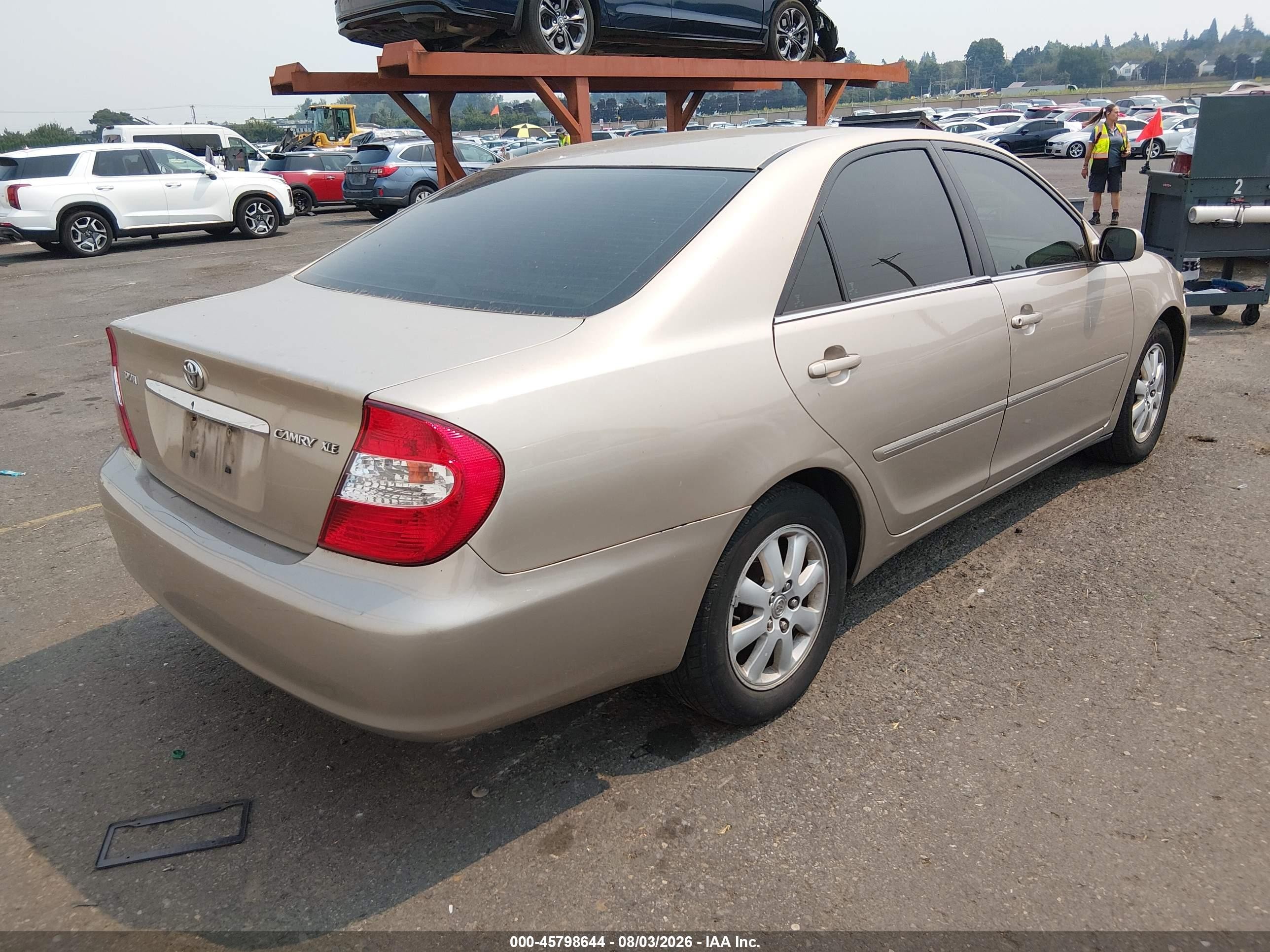 2004 Toyota Camry Xle Gold vin: 4T1BE32K34U827429
