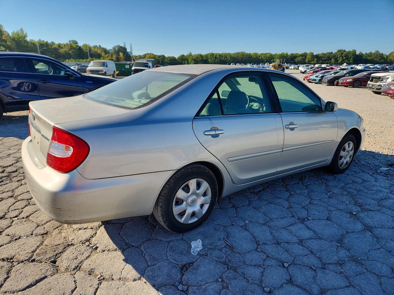 2004 Toyota Camry Le Silver vin: 4T1BE32K34U846238