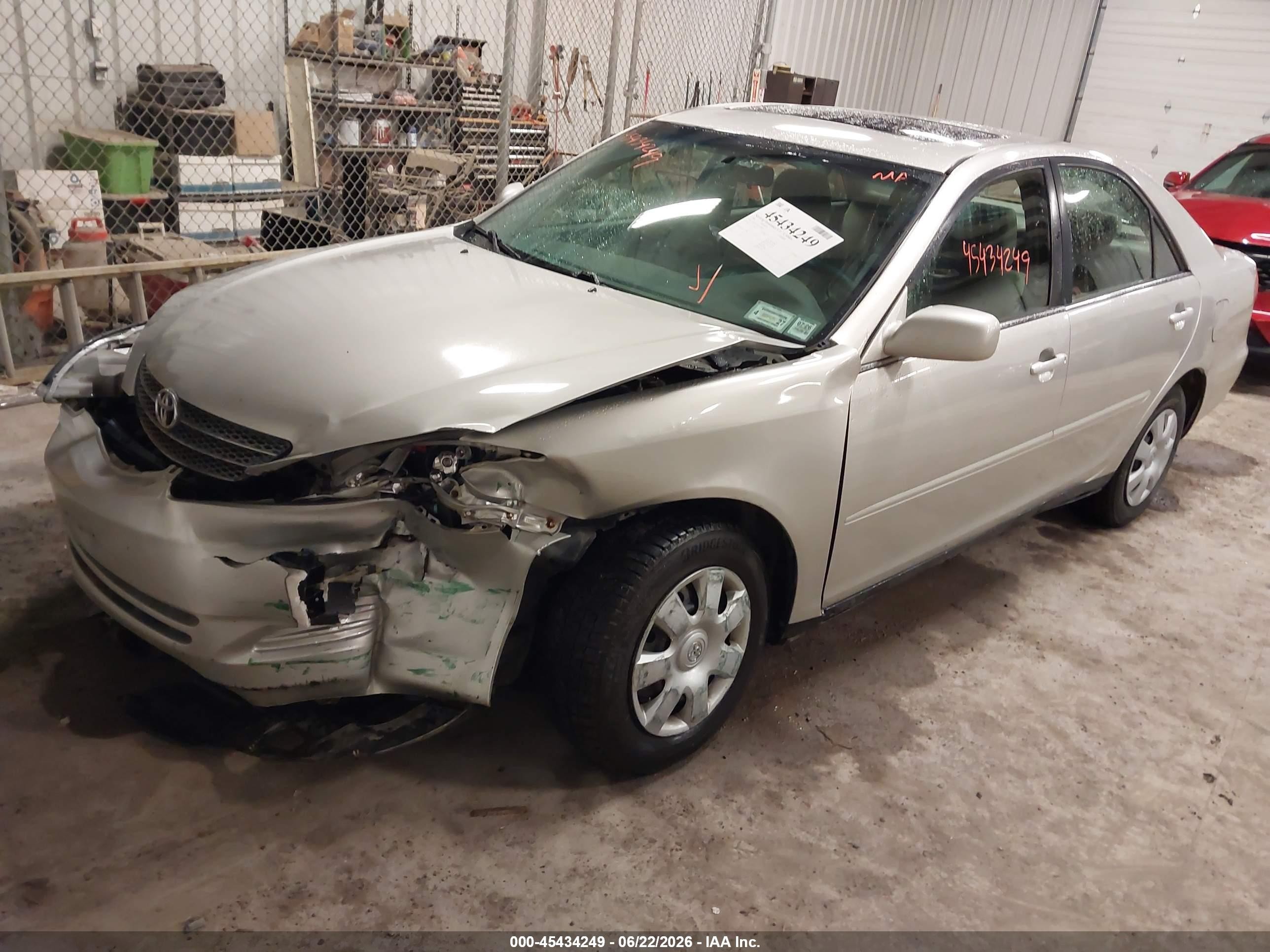 2004 Toyota Camry Le Silver vin: 4T1BE32K34U850211