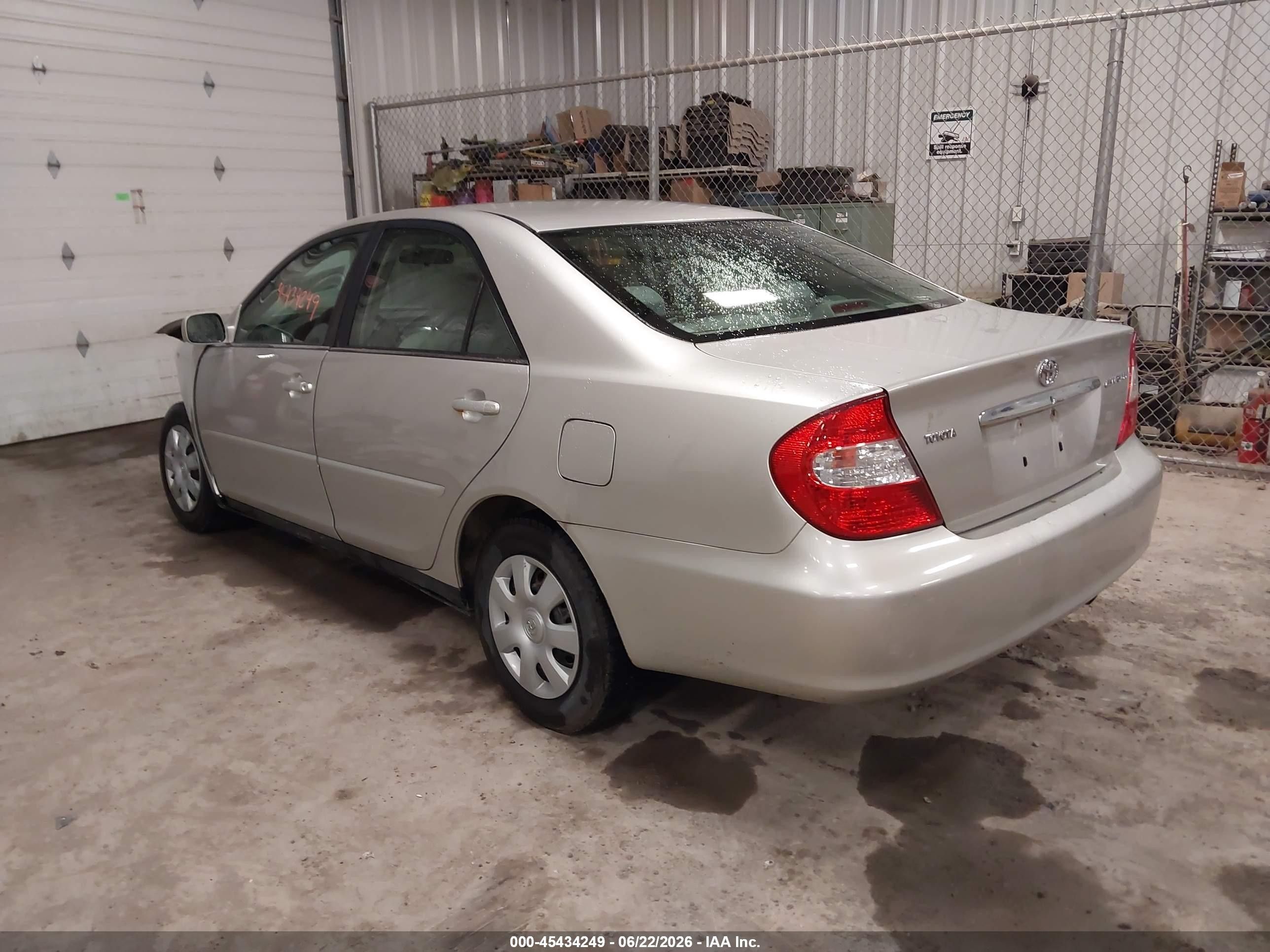 2004 Toyota Camry Le Silver vin: 4T1BE32K34U850211