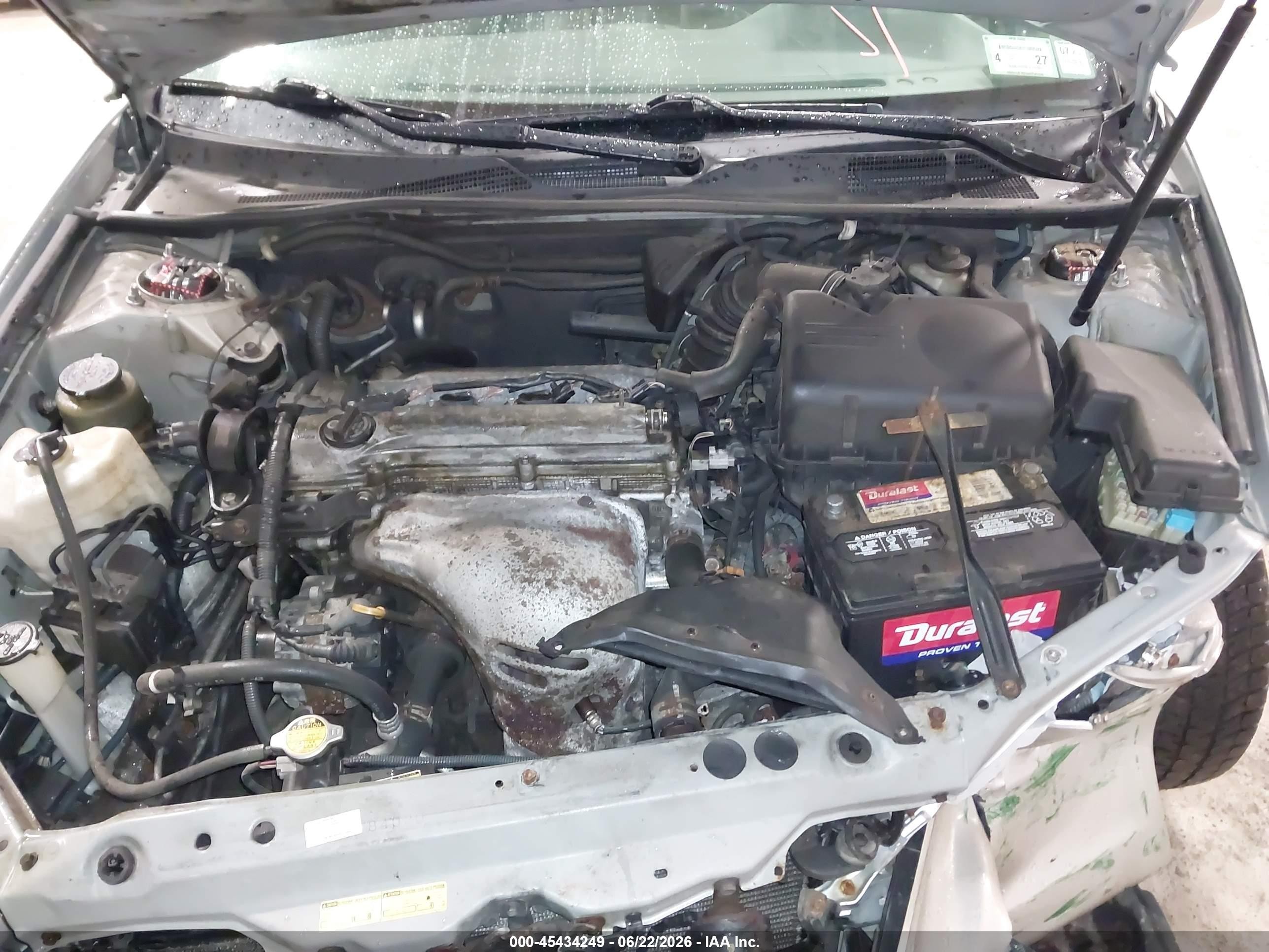 2004 Toyota Camry Le Silver vin: 4T1BE32K34U850211
