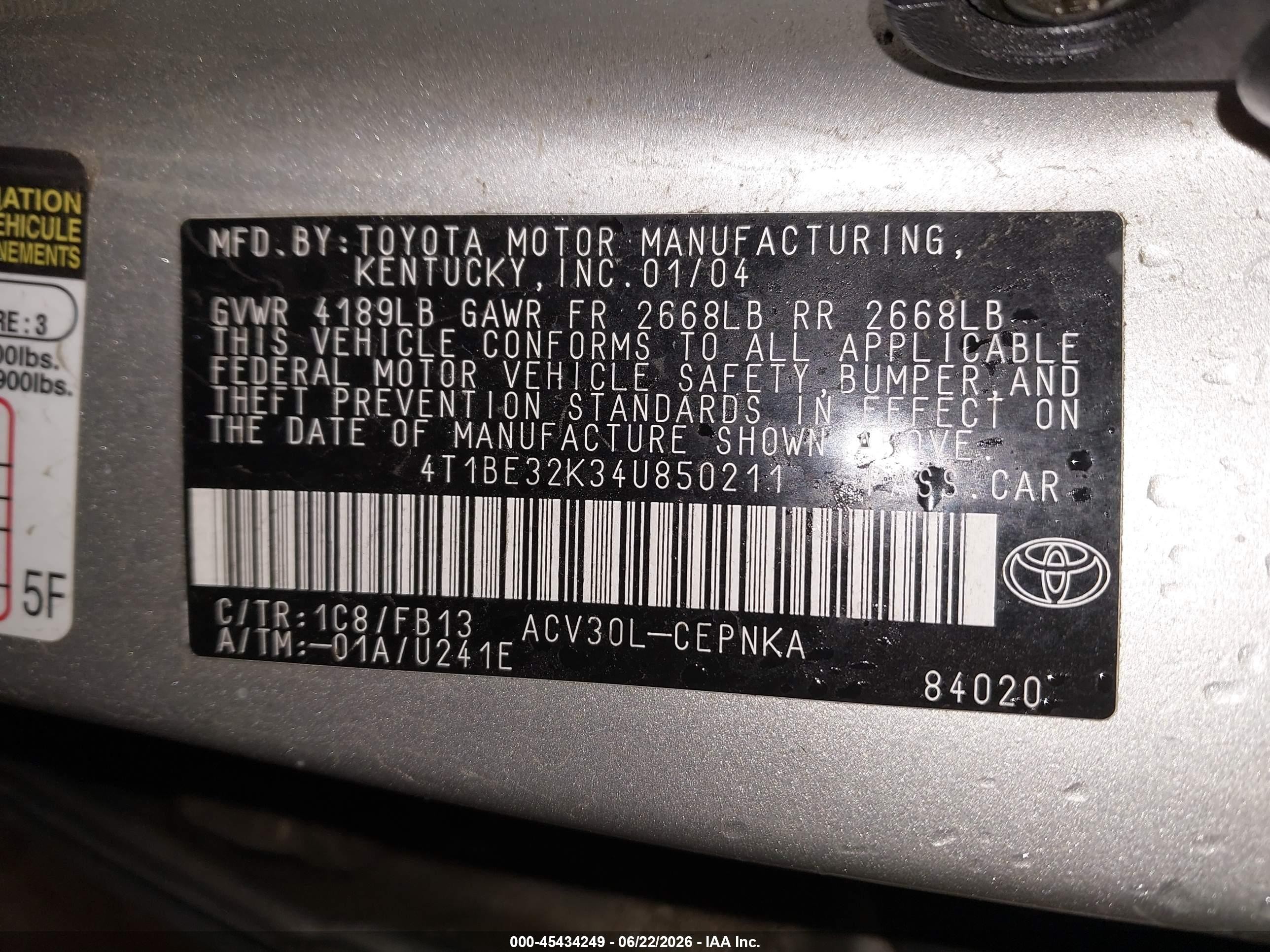 2004 Toyota Camry Le Silver vin: 4T1BE32K34U850211