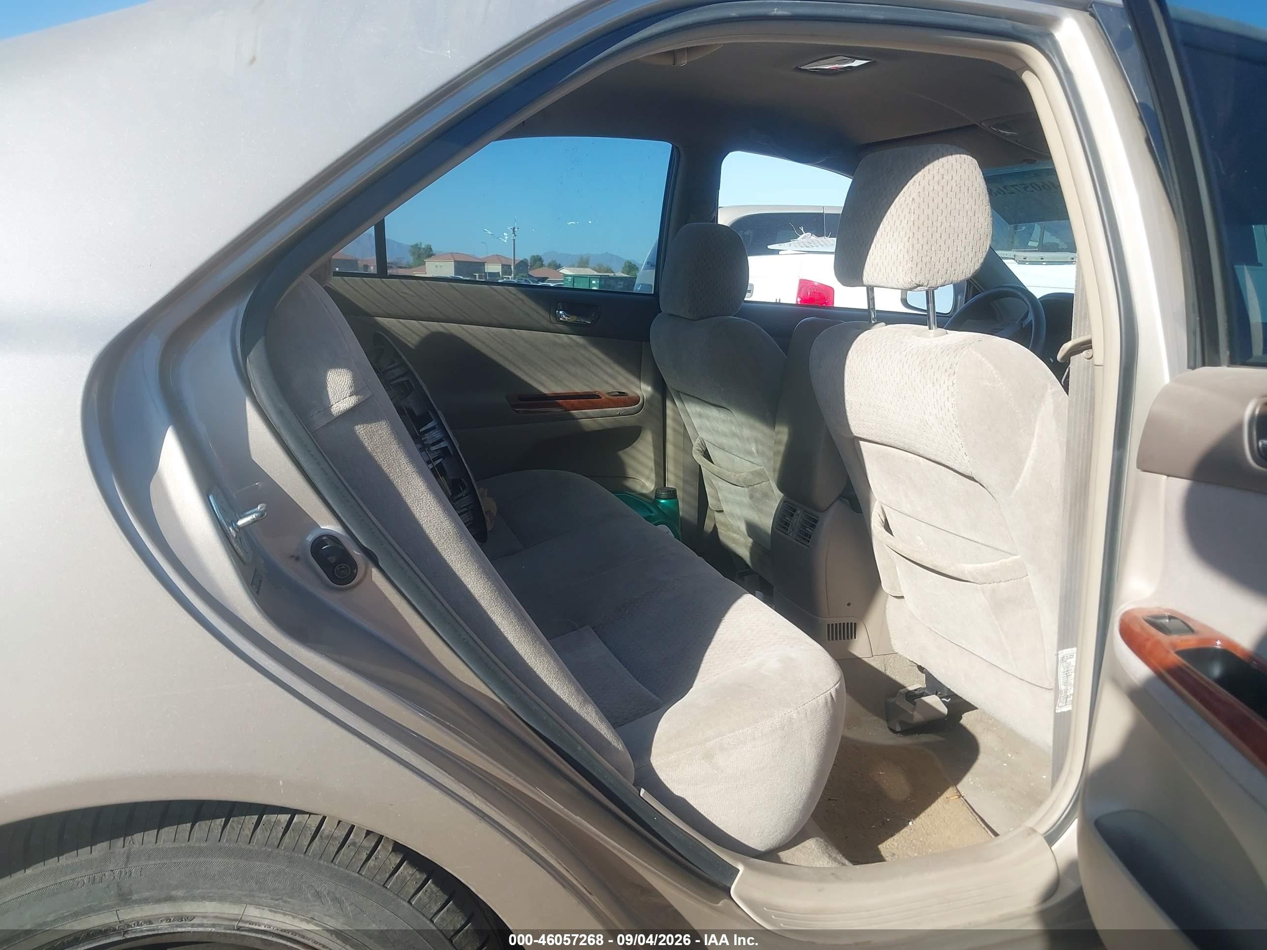 2004 Toyota Camry Xle Tan vin: 4T1BE32K34U850306