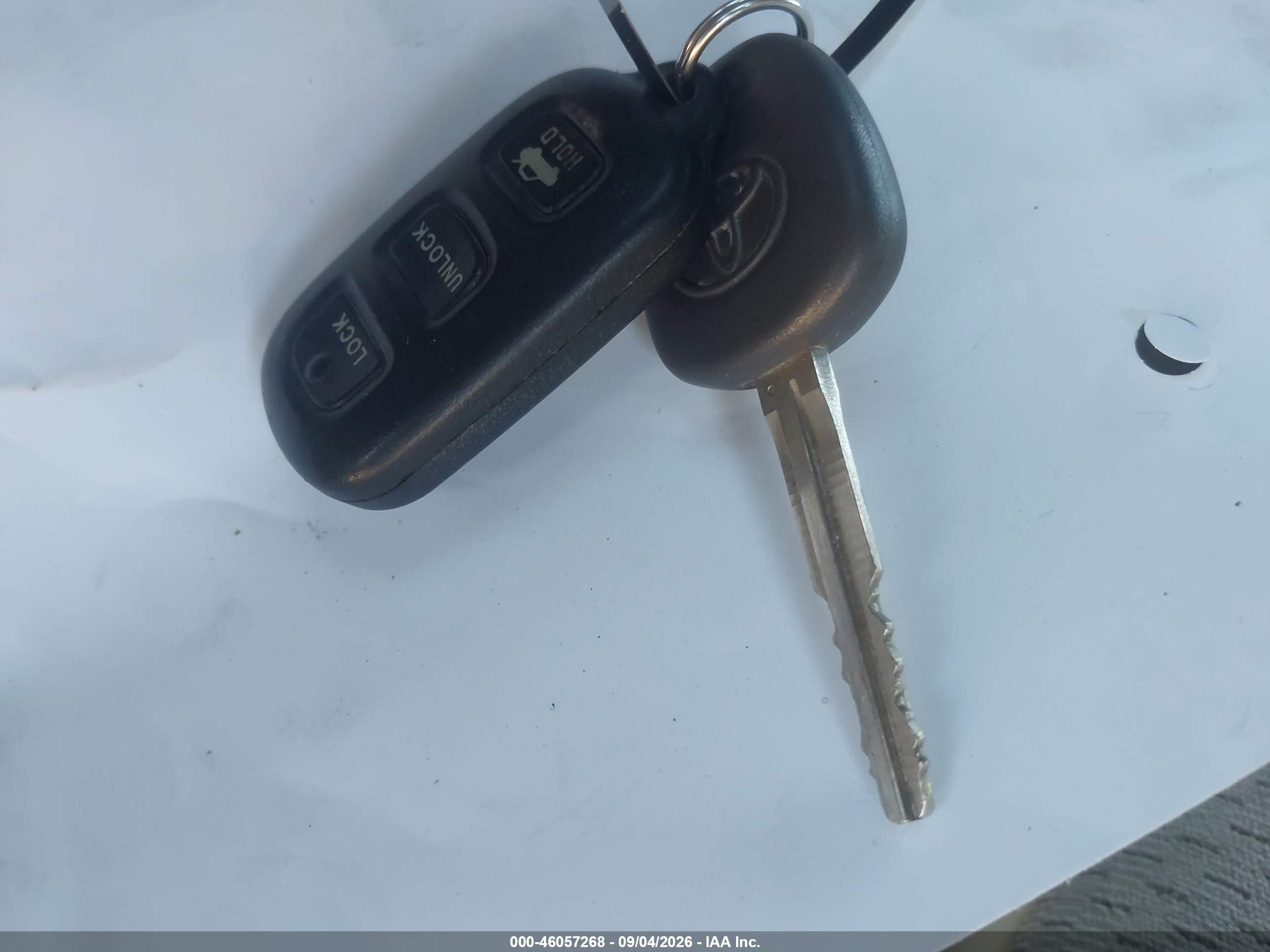 2004 Toyota Camry Xle Tan vin: 4T1BE32K34U850306