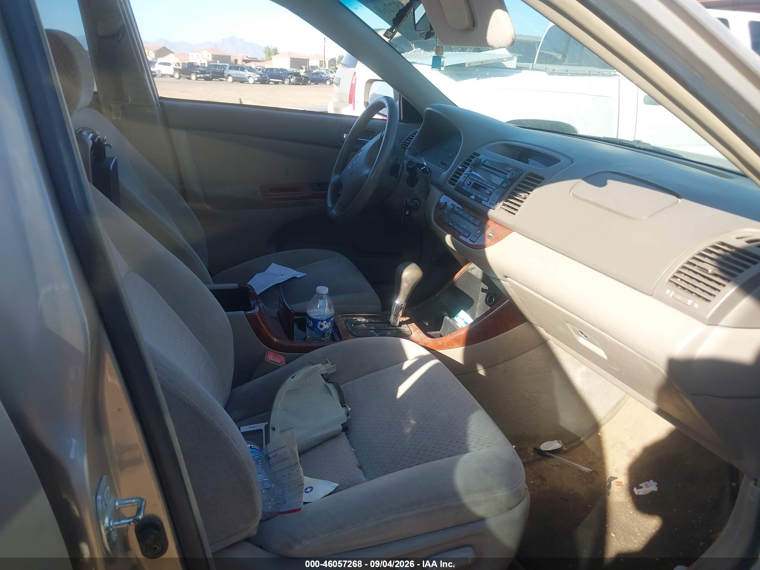 2004 Toyota Camry Xle Tan vin: 4T1BE32K34U850306