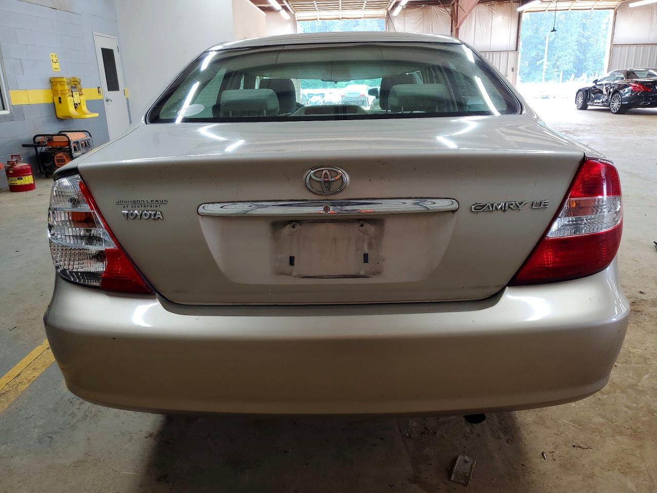 2004 Toyota Camry Le Tan vin: 4T1BE32K34U860544