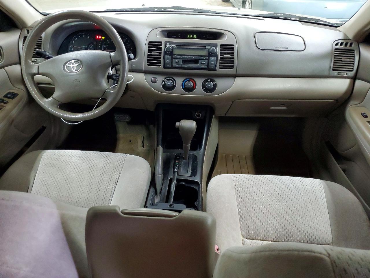 2004 Toyota Camry Le Tan vin: 4T1BE32K34U860544