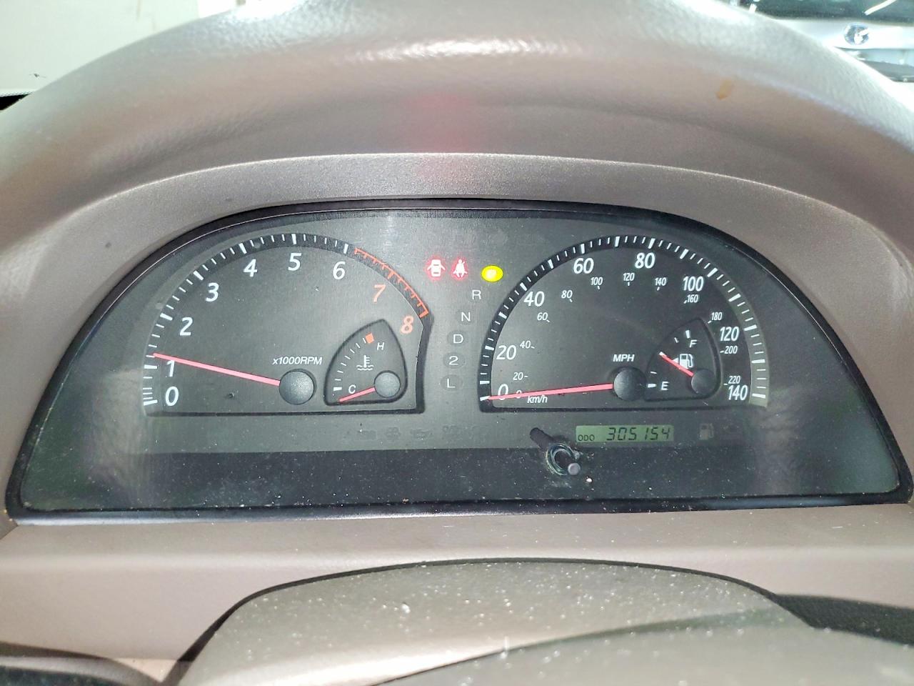 2004 Toyota Camry Le Tan vin: 4T1BE32K34U860544