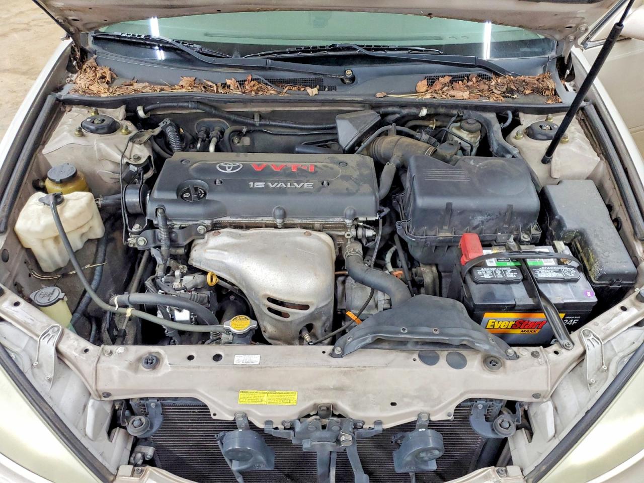 2004 Toyota Camry Le Tan vin: 4T1BE32K34U860544