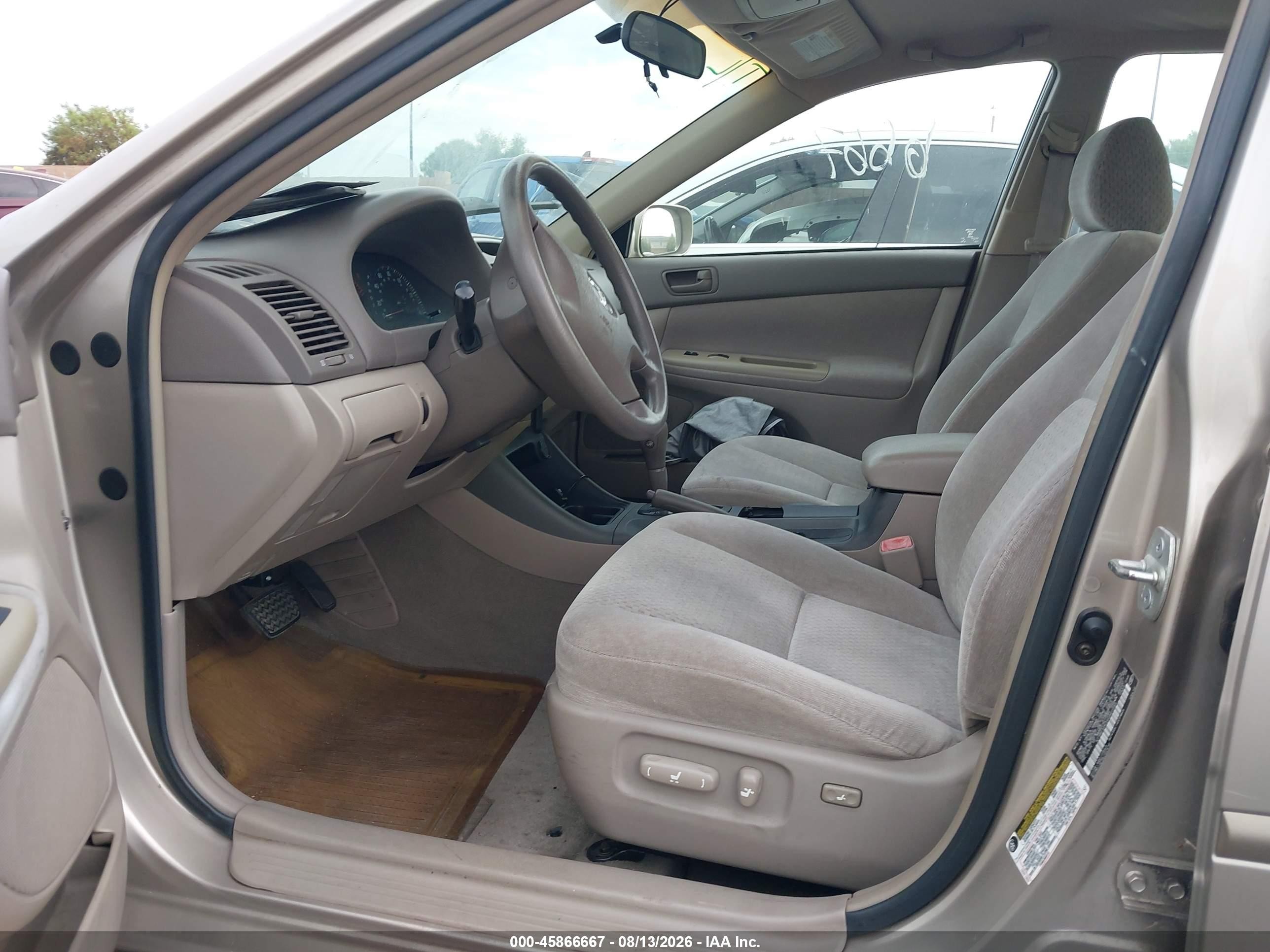 2004 Toyota Camry Le Champagne vin: 4T1BE32K34U907295