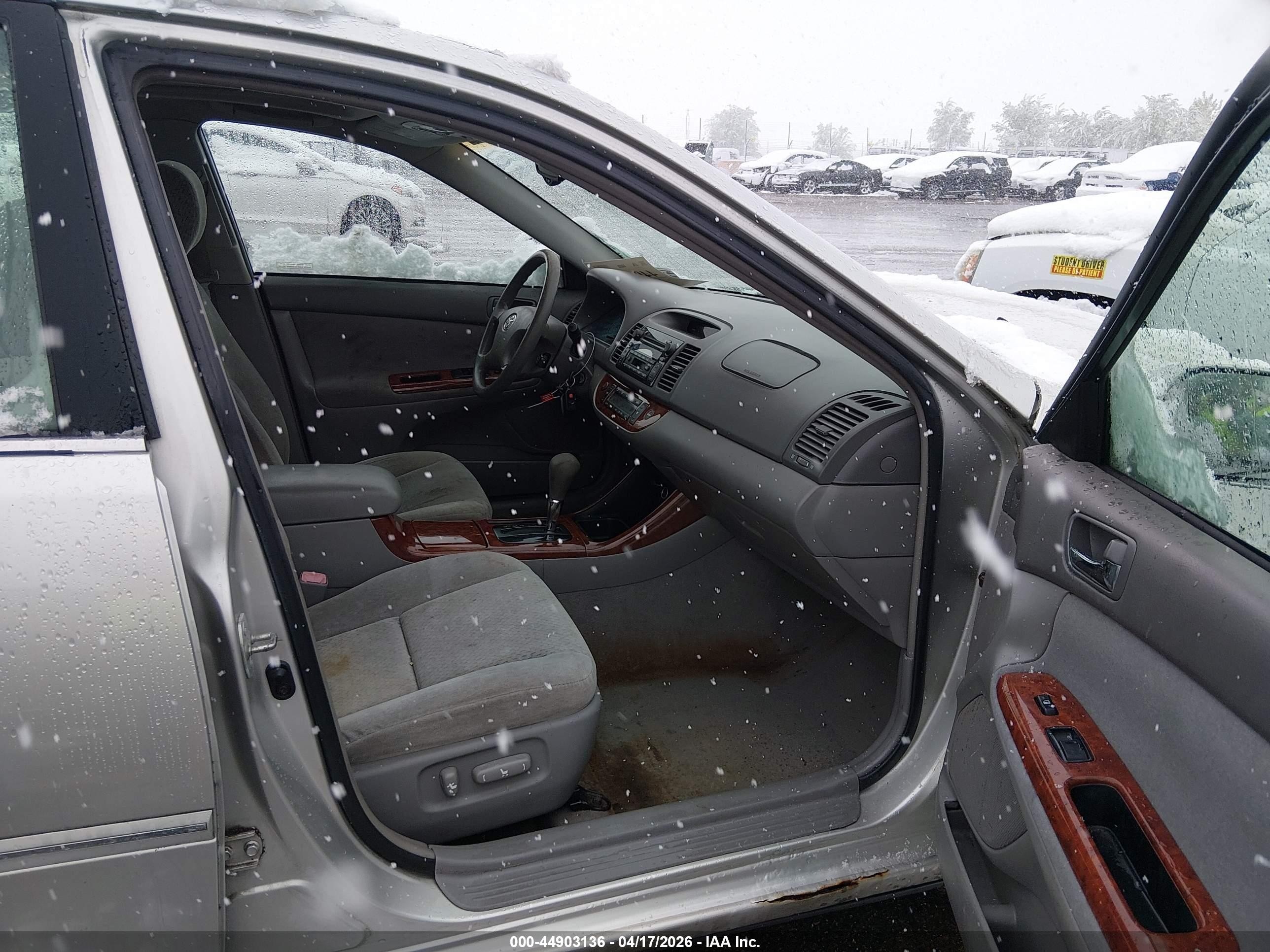 2004 Toyota Camry Xle Silver vin: 4T1BE32K34U929068