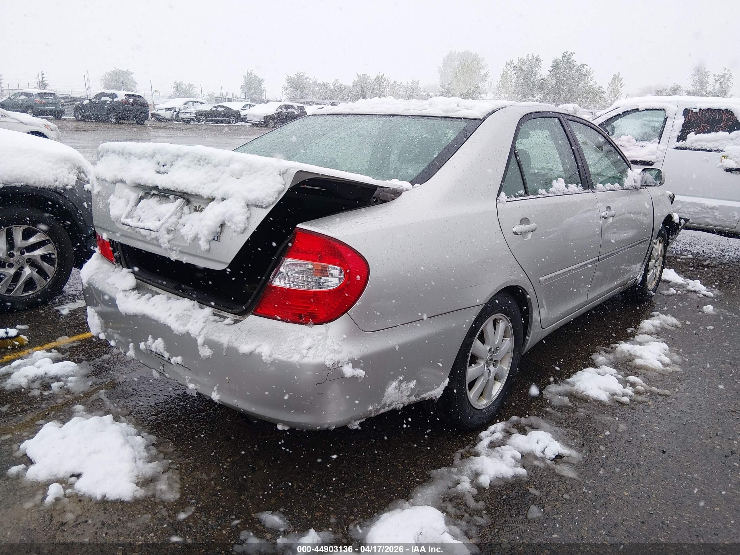 2004 Toyota Camry Xle Silver vin: 4T1BE32K34U929068