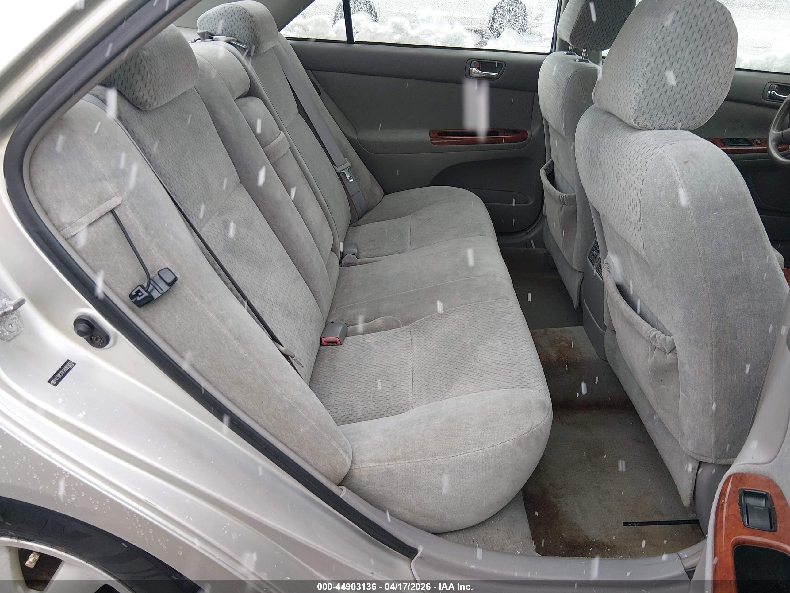 2004 Toyota Camry Xle Silver vin: 4T1BE32K34U929068