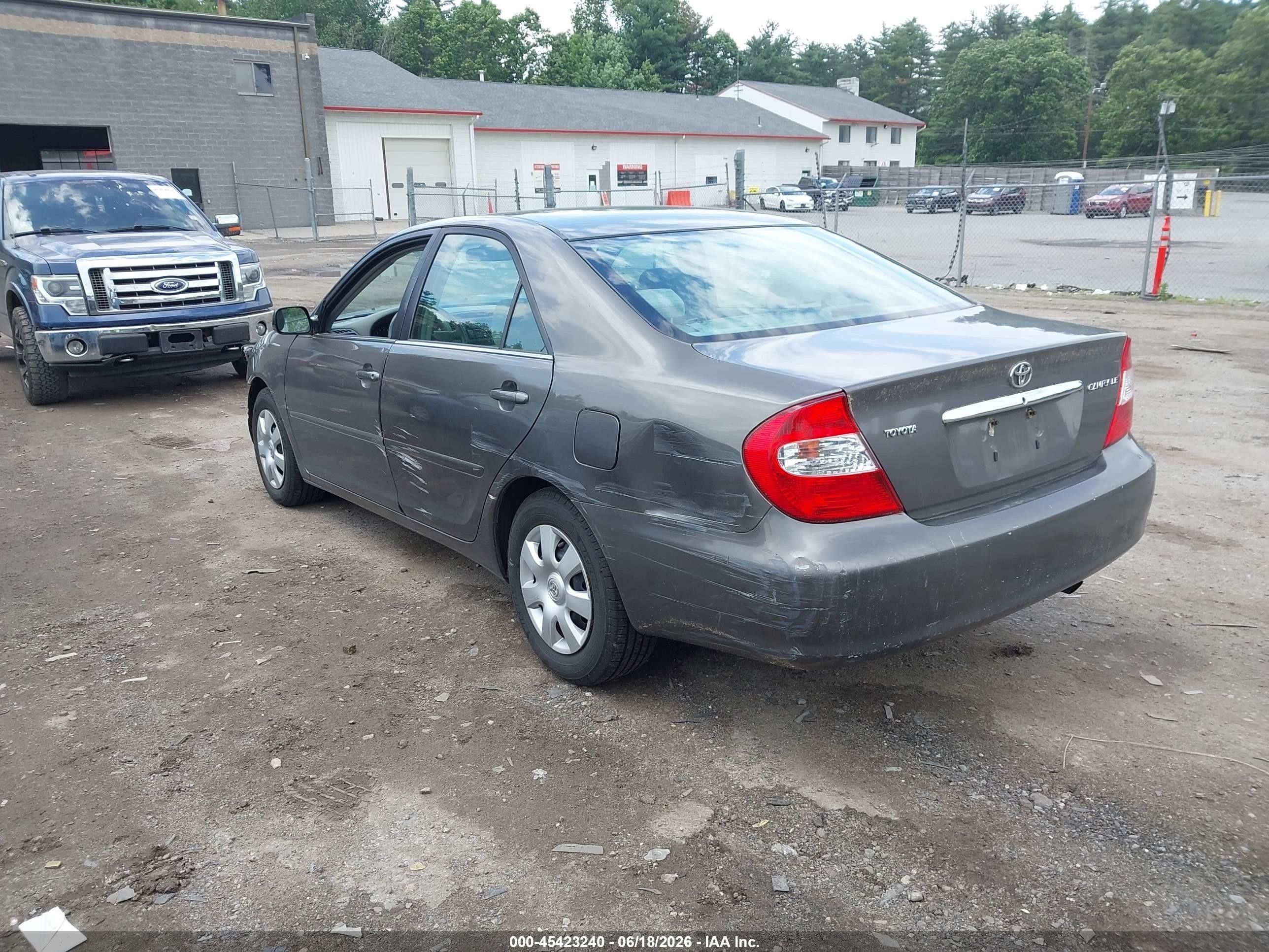 2004 Toyota Camry Le Gray vin: 4T1BE32K34U932973