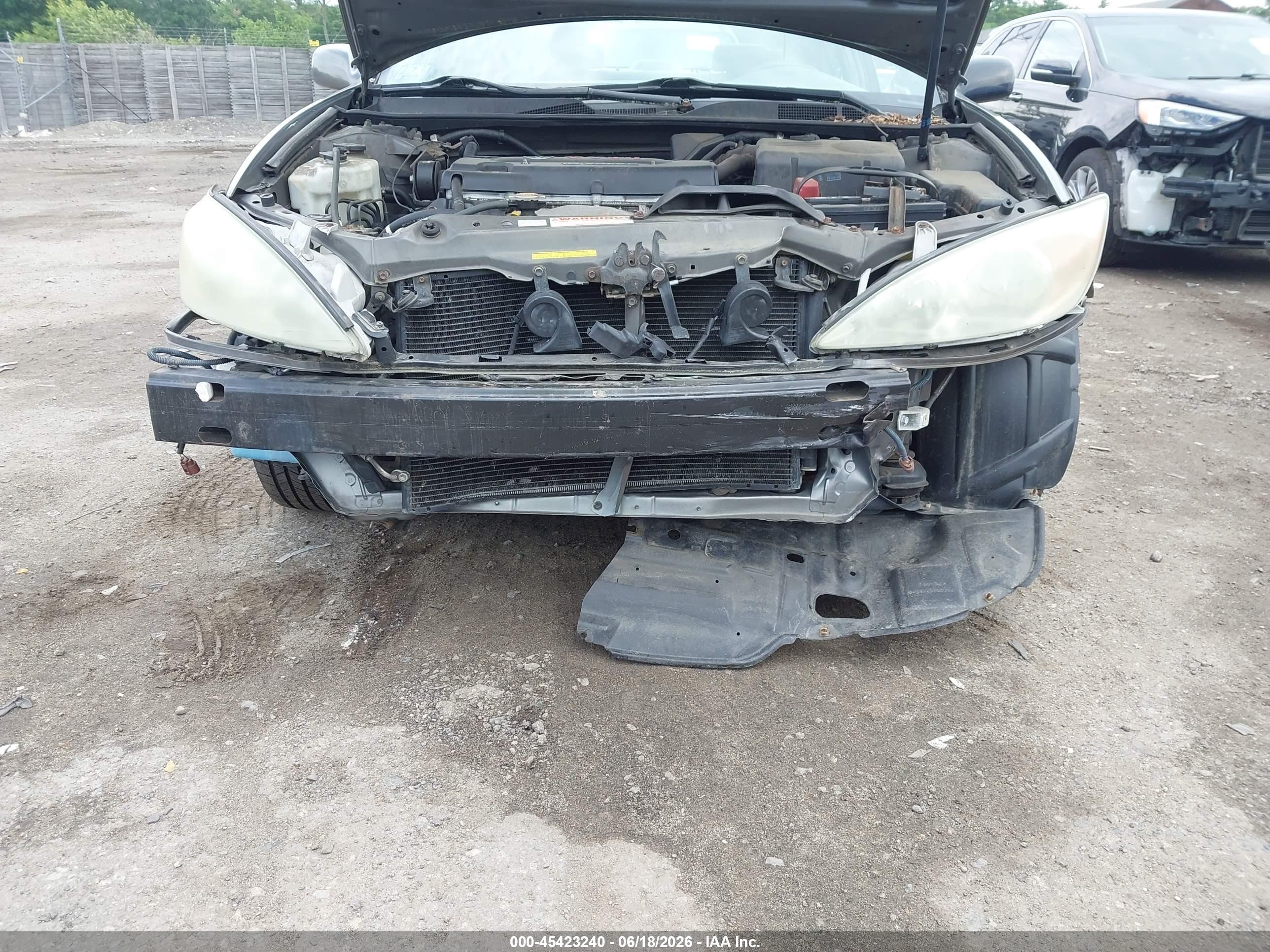 2004 Toyota Camry Le Gray vin: 4T1BE32K34U932973