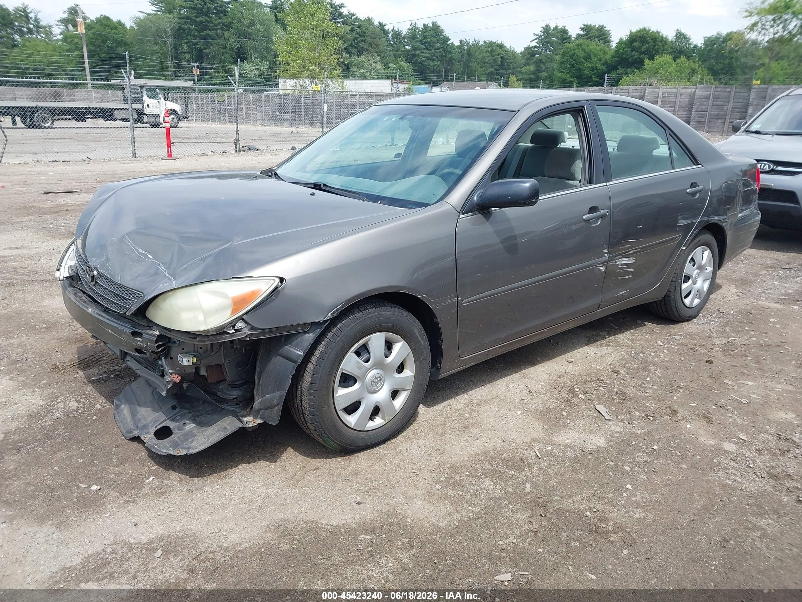 2004 Toyota Camry Le Gray vin: 4T1BE32K34U932973