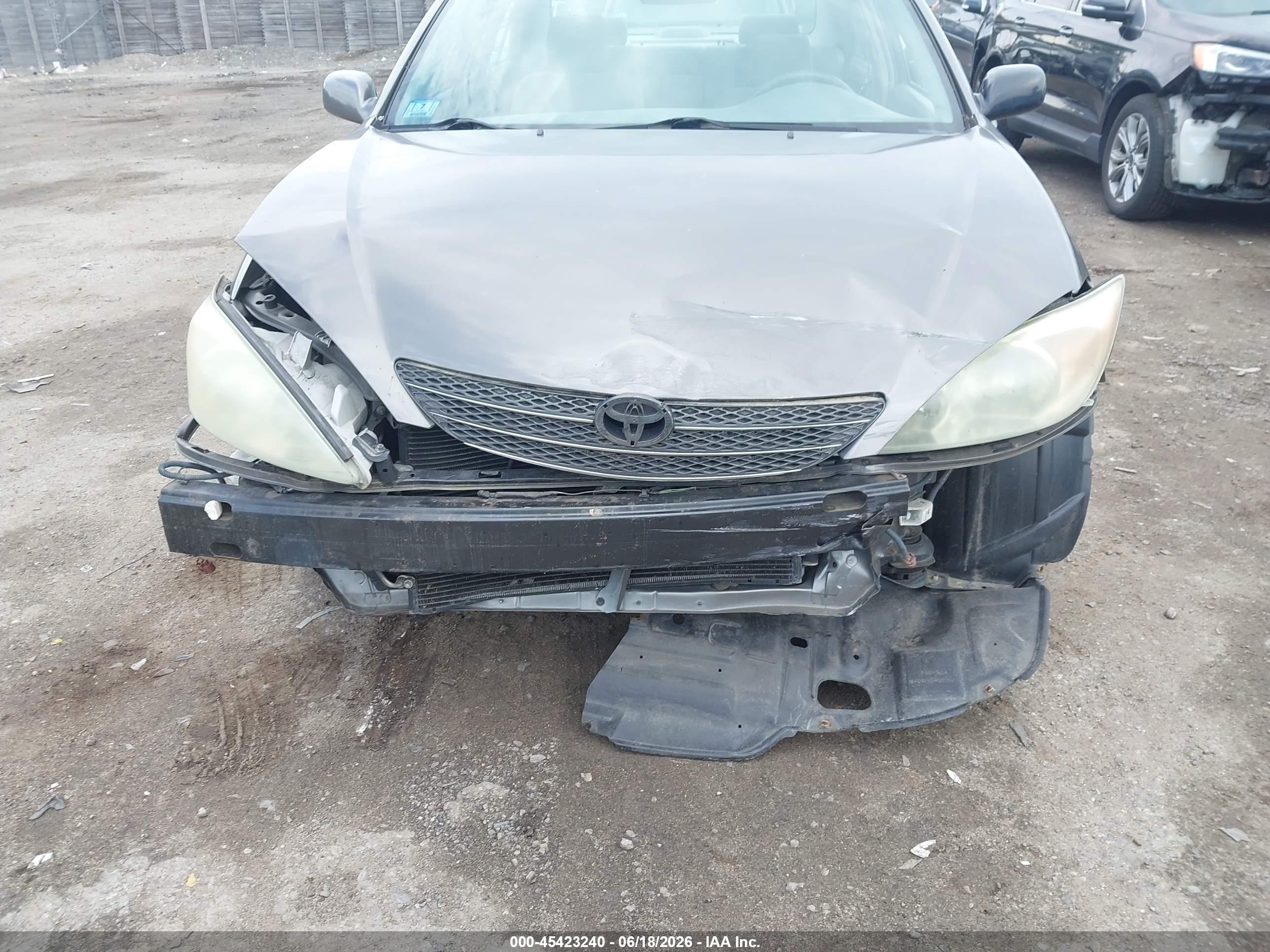 2004 Toyota Camry Le Gray vin: 4T1BE32K34U932973