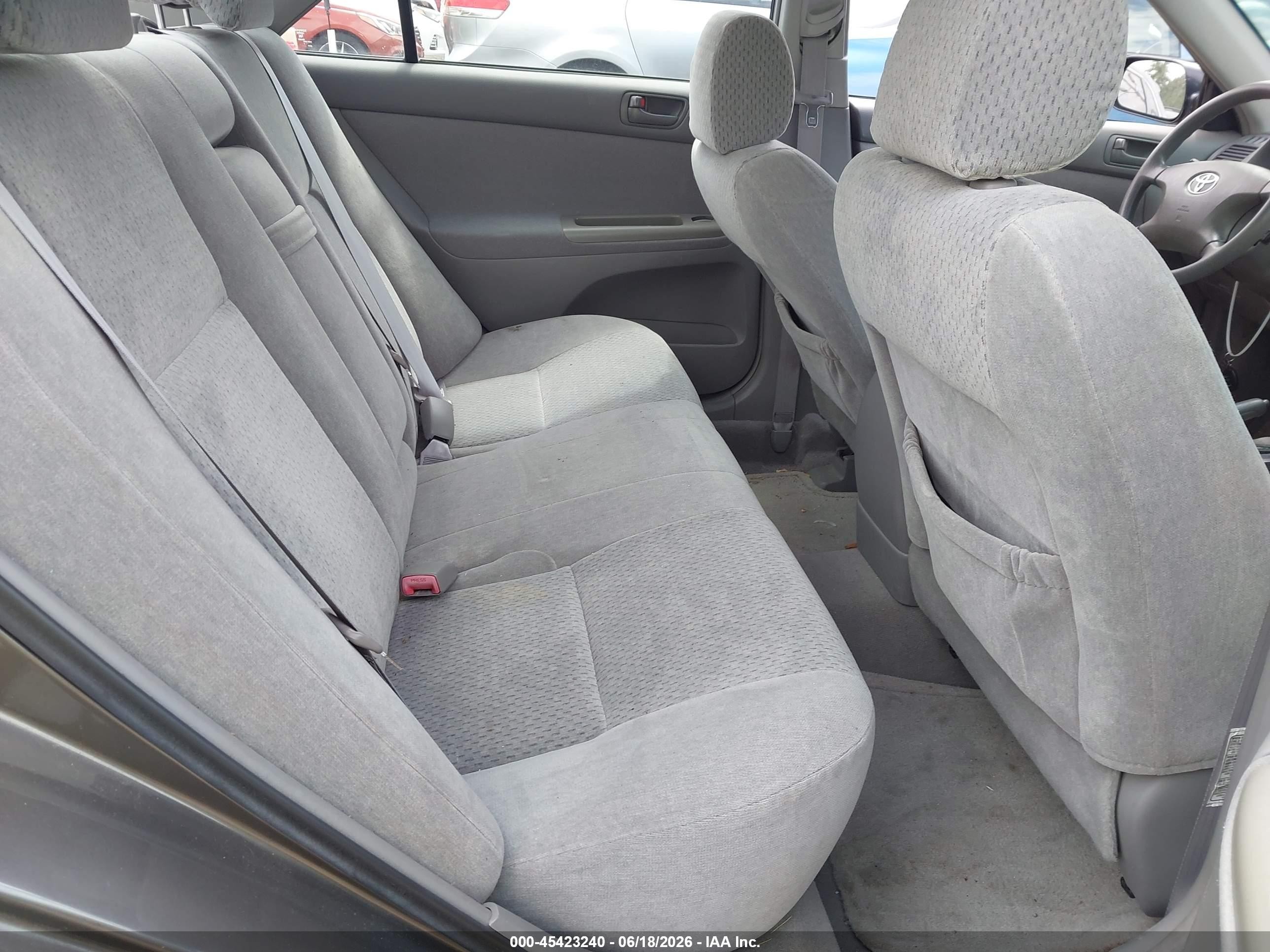 2004 Toyota Camry Le Gray vin: 4T1BE32K34U932973