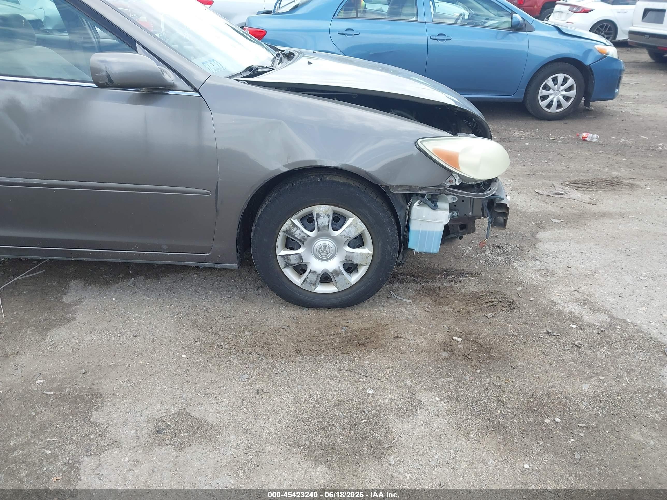2004 Toyota Camry Le Gray vin: 4T1BE32K34U932973